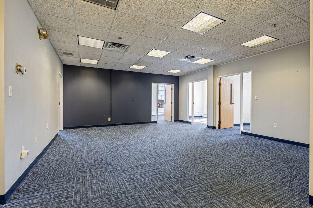 4 Townsend Avenue Property Photo 40