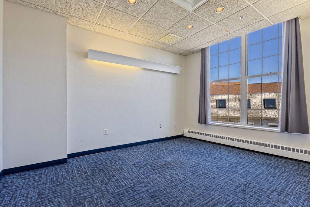 4 Townsend Avenue Property Photo 54