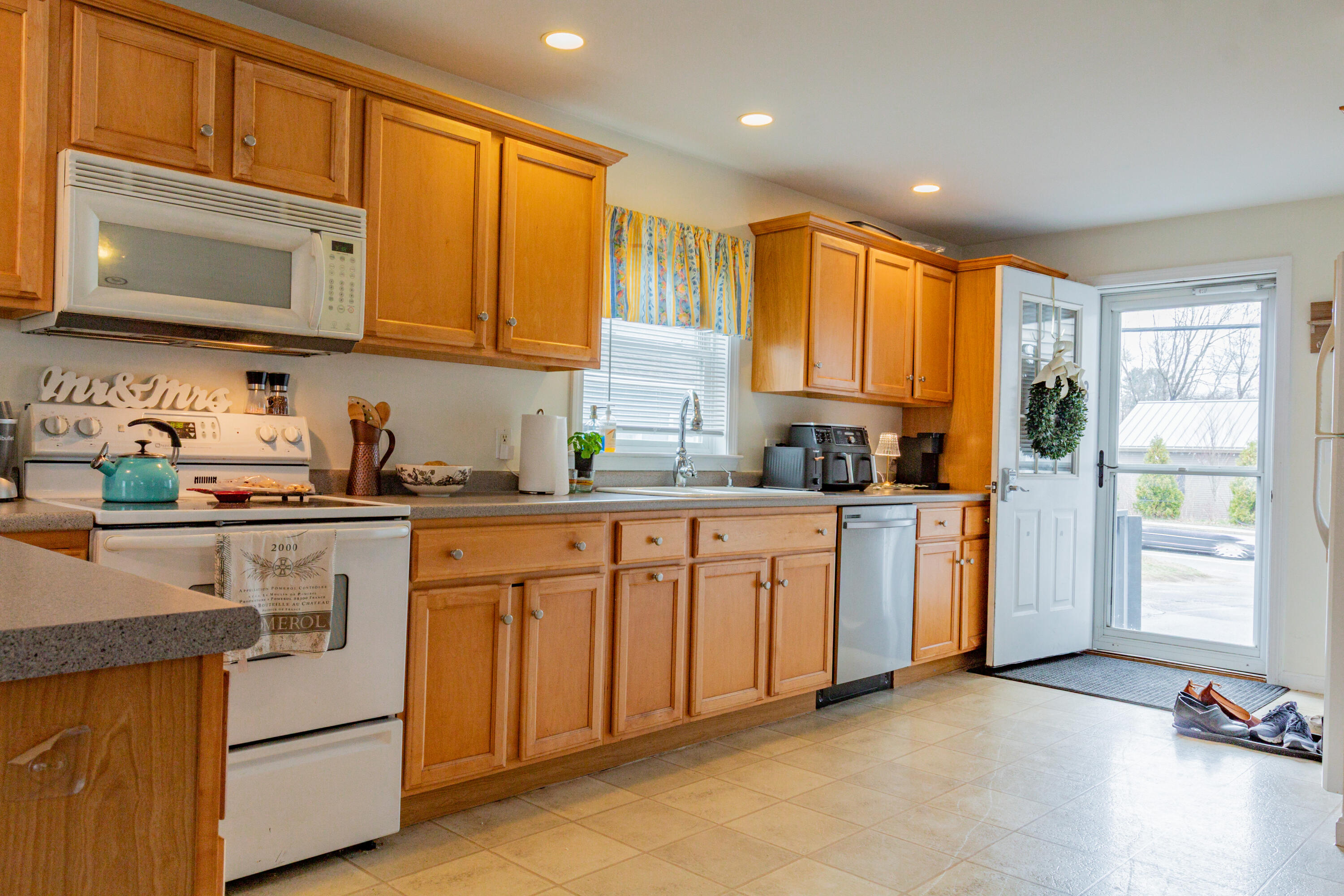 1530 Congress Street Property Photo 9