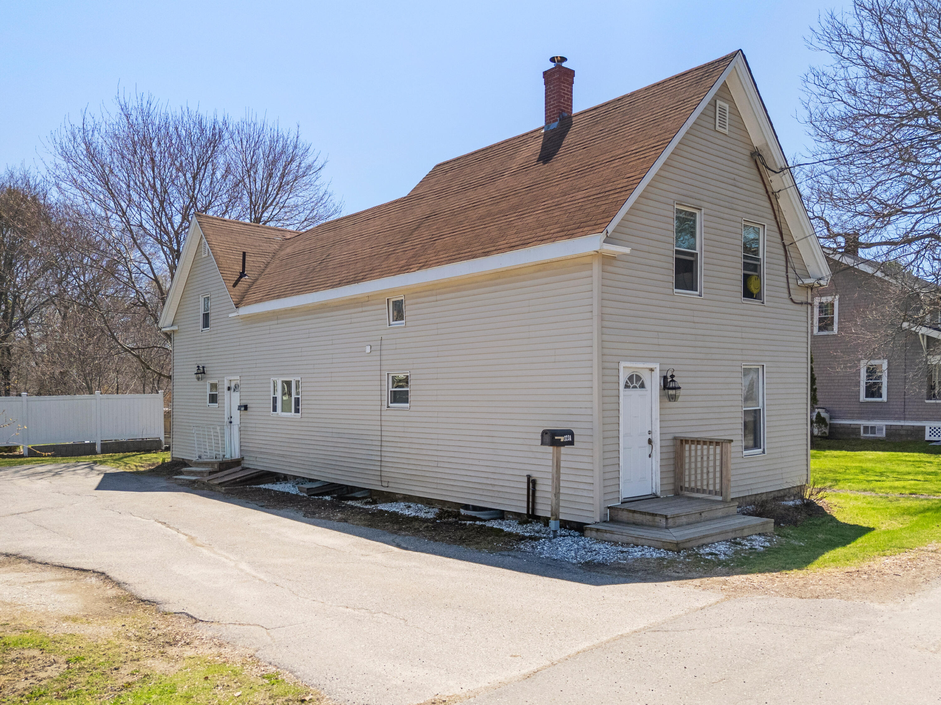 323 Broadway Property Photo 1