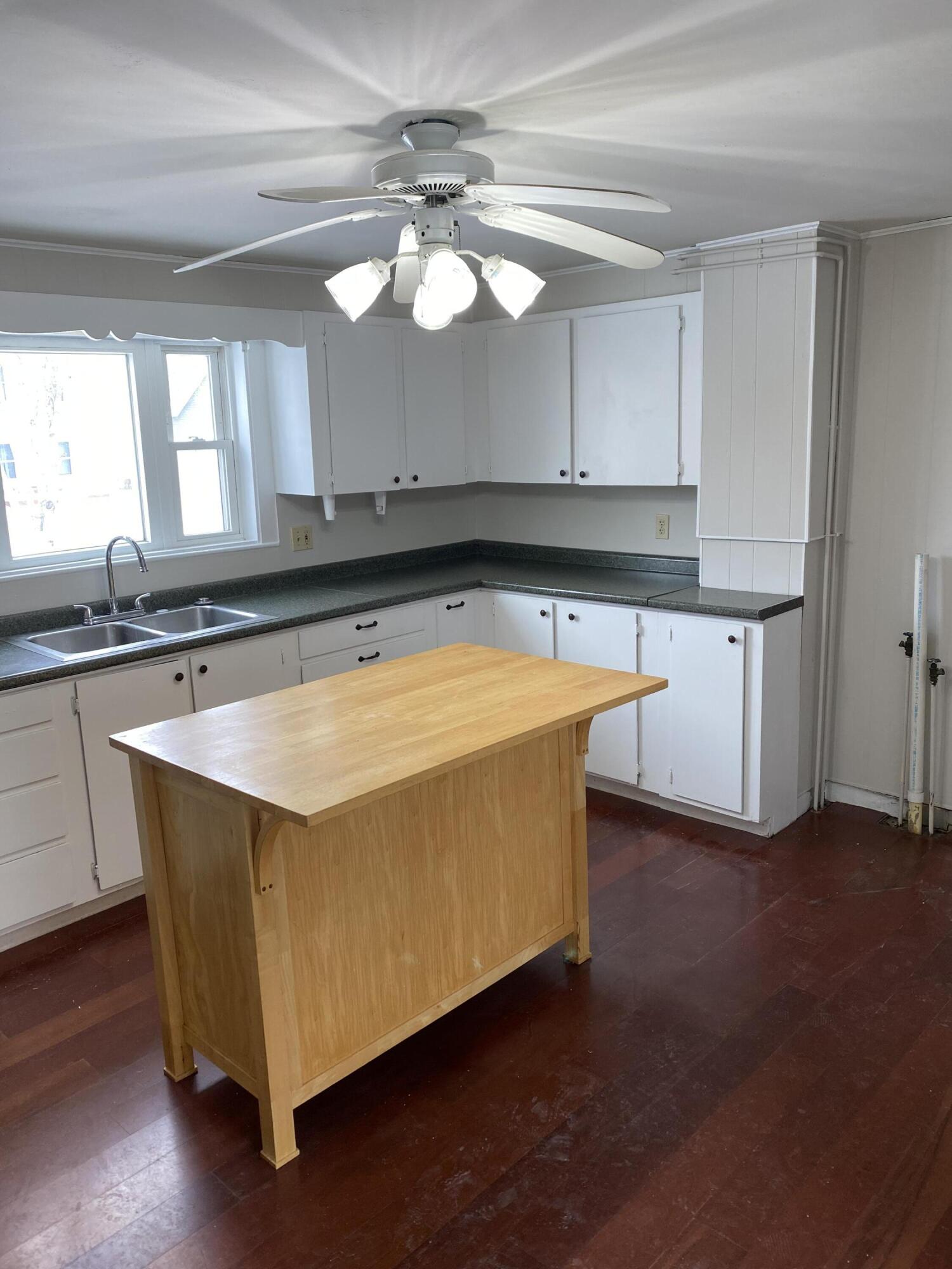 323 Broadway Property Photo 11