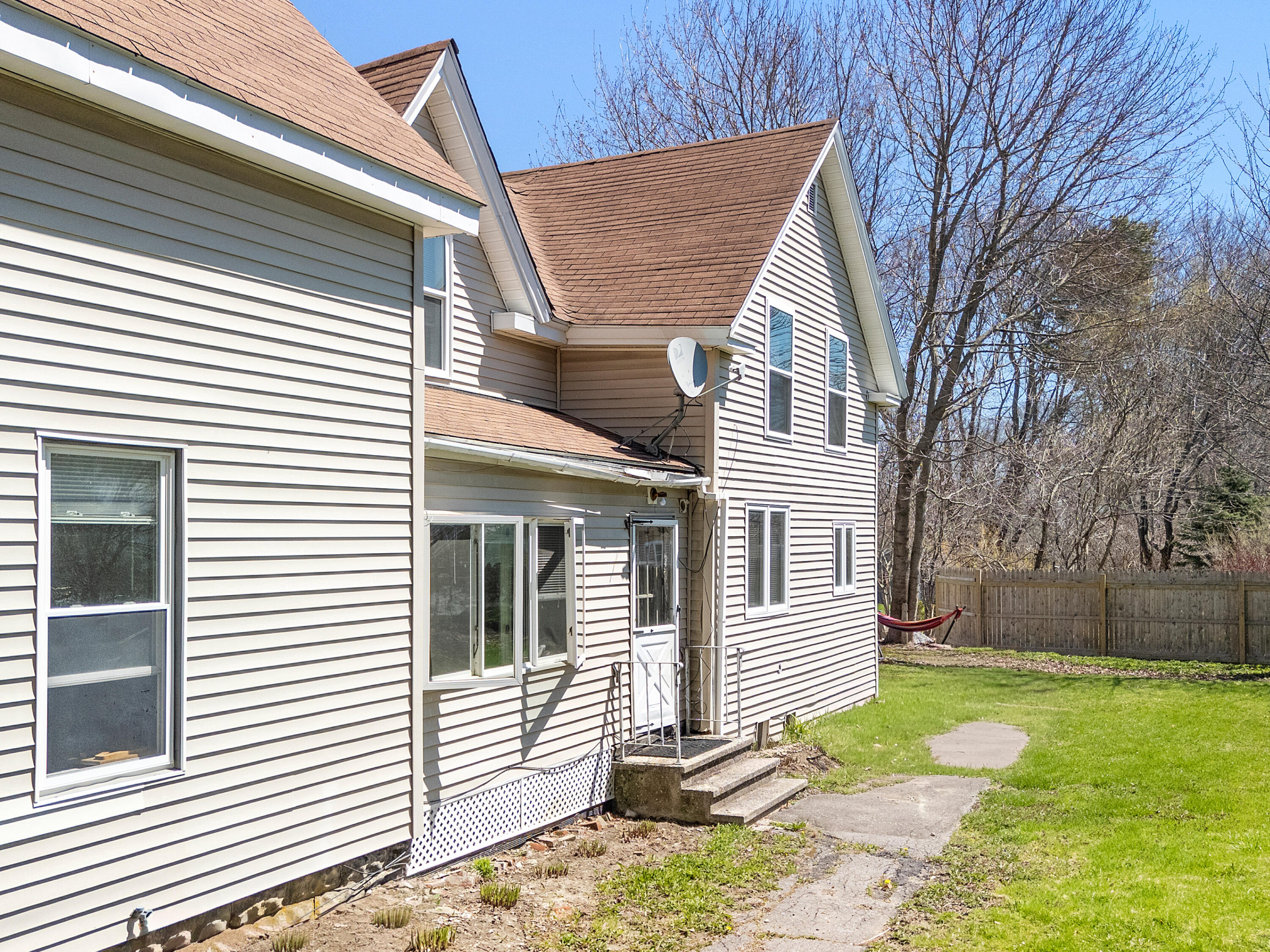 323 Broadway Property Photo 40