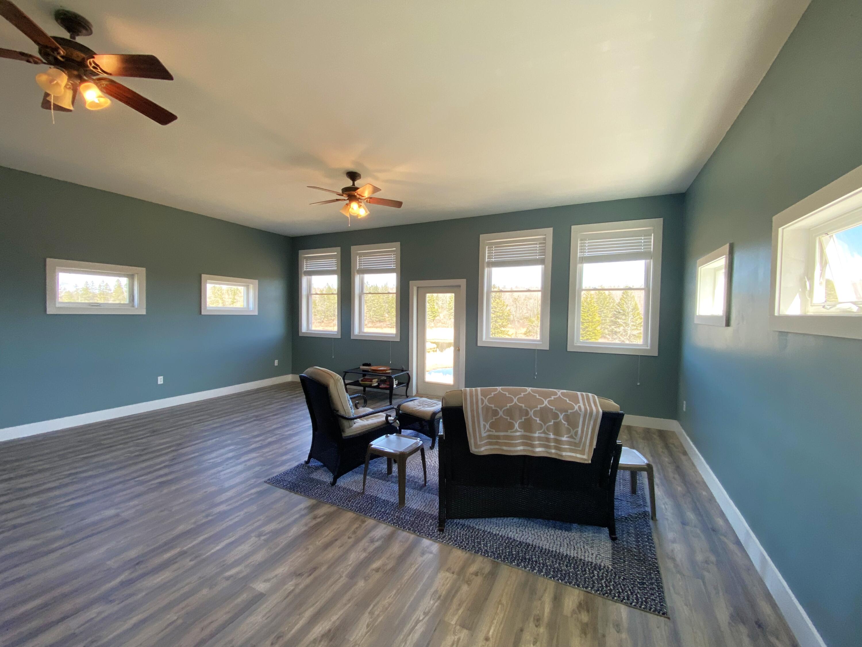 112 Hillcrest Drive Property Photo 12