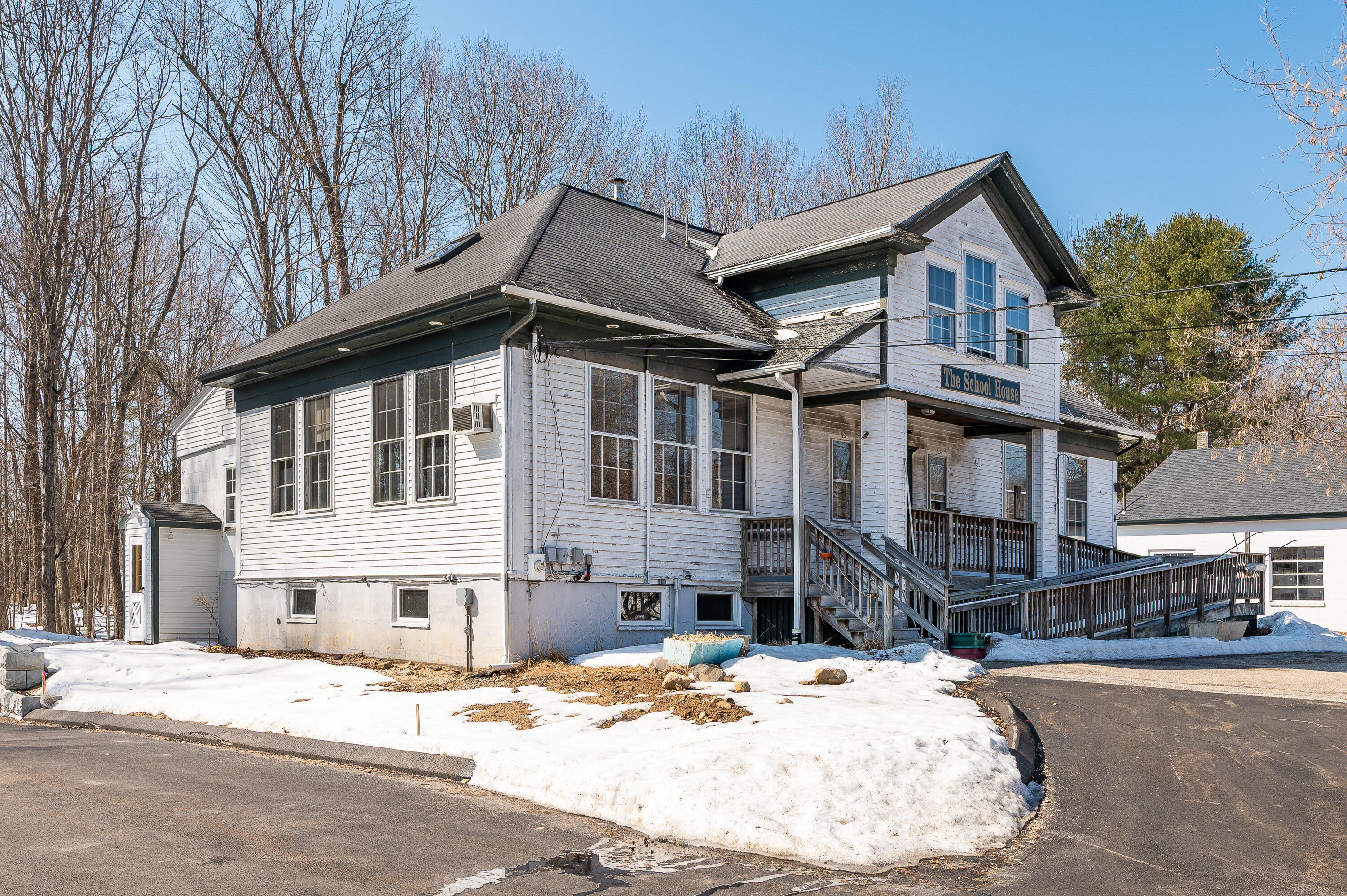 27 Ossipee Trail E 1 Property Photo 5