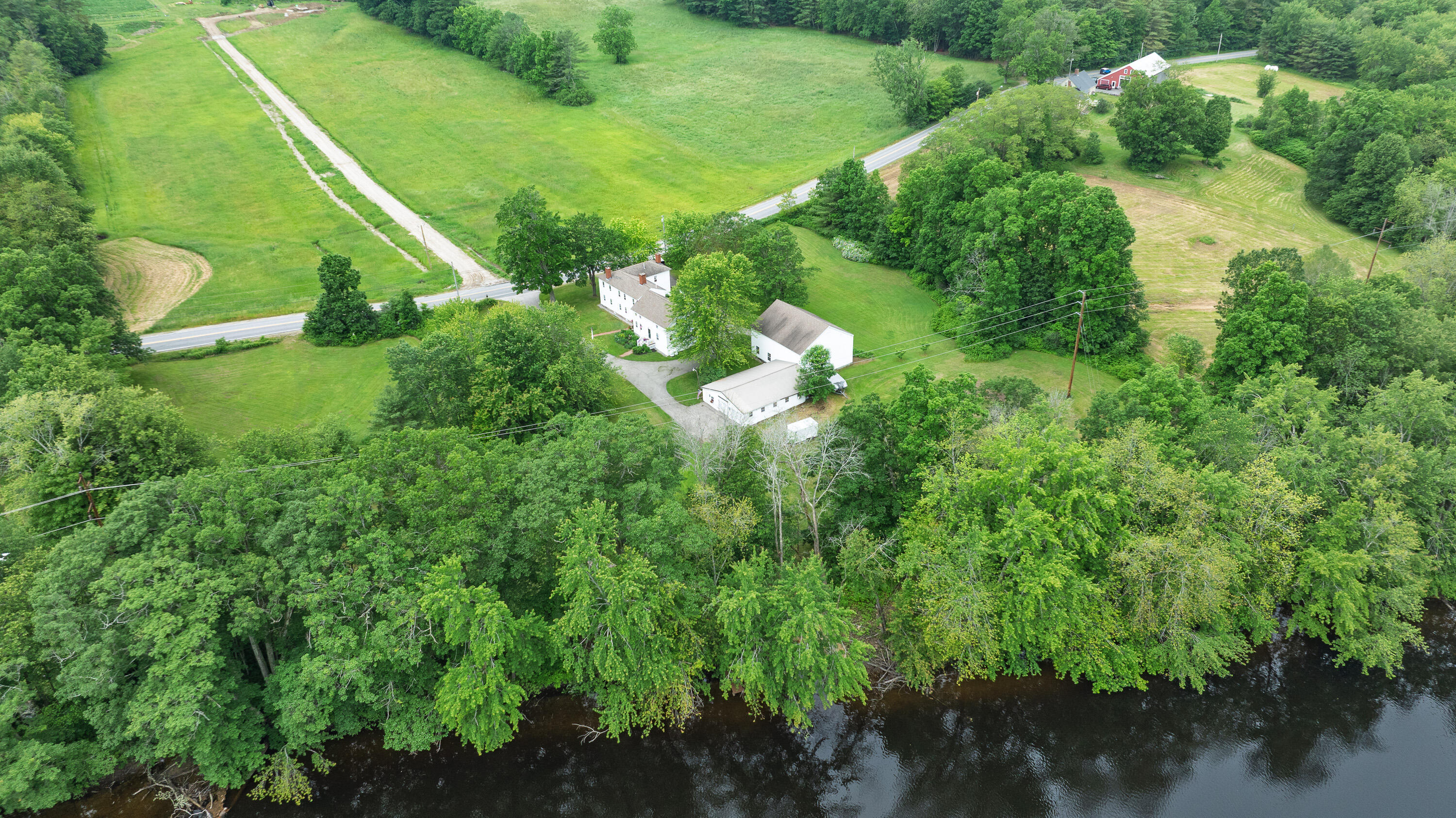 237 River Road Property Photo 4