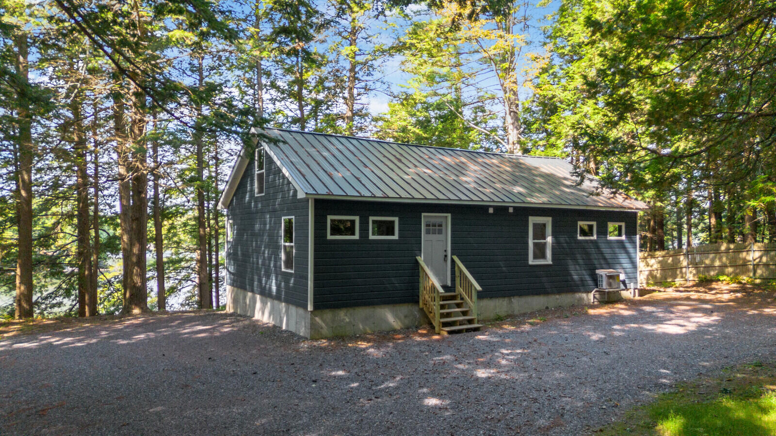 25 Gifford Place & Blake Island Property Photo 2