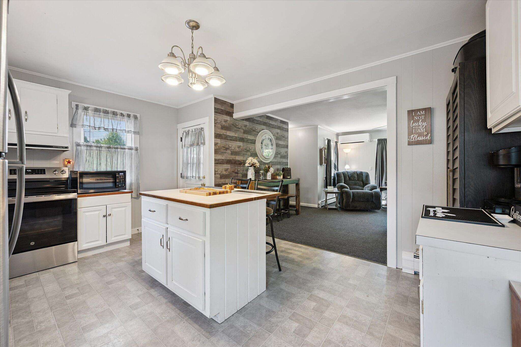 76 Taunton Drive Property Photo 2