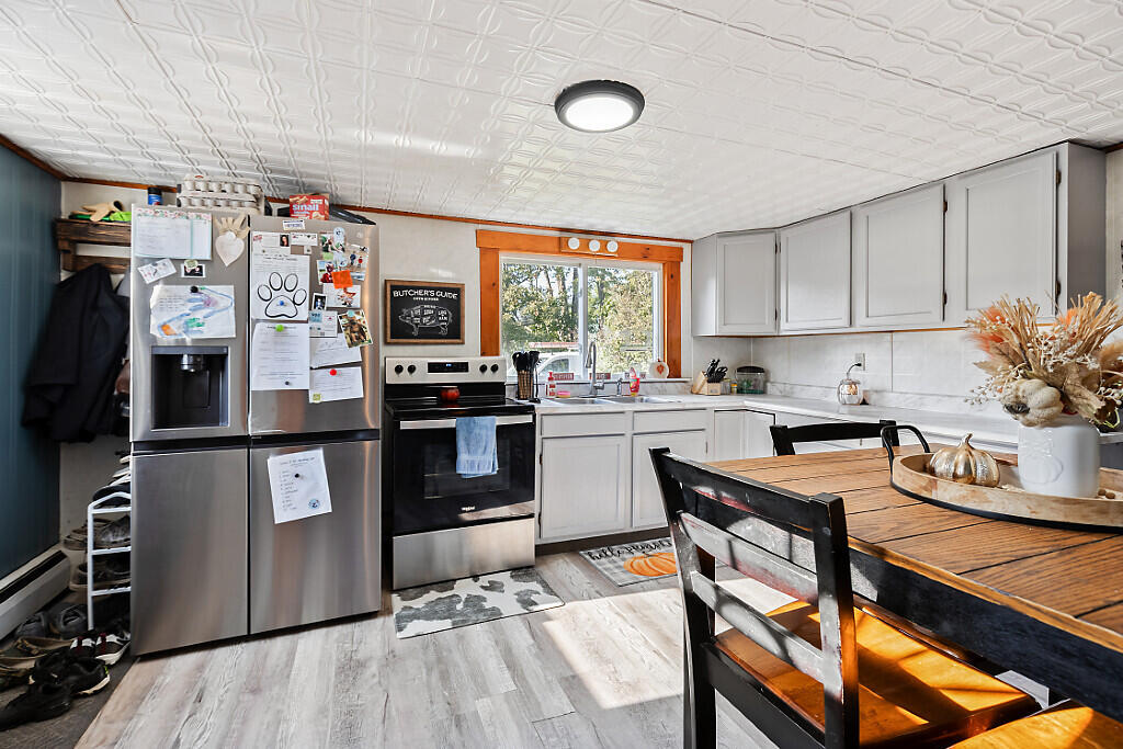 19 Summer Street Property Photo 14