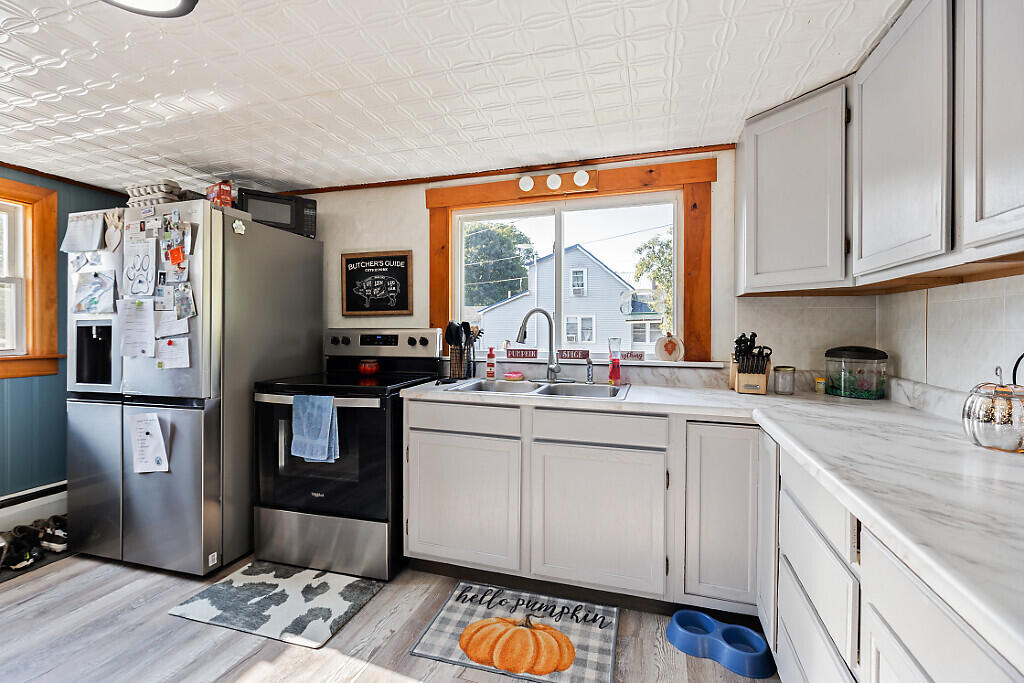 19 Summer Street Property Photo 15