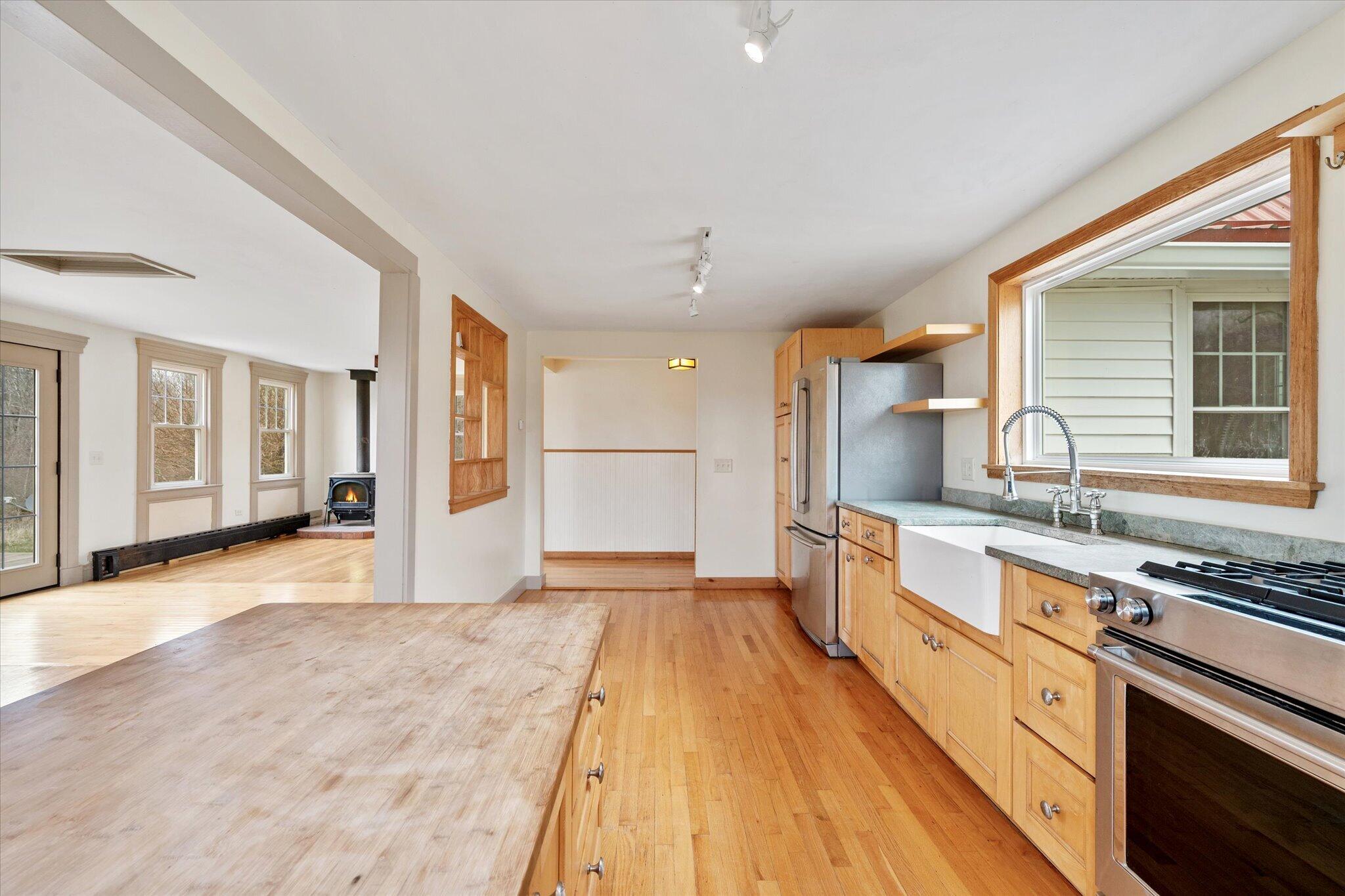 11 Woodbury Way Property Photo 10