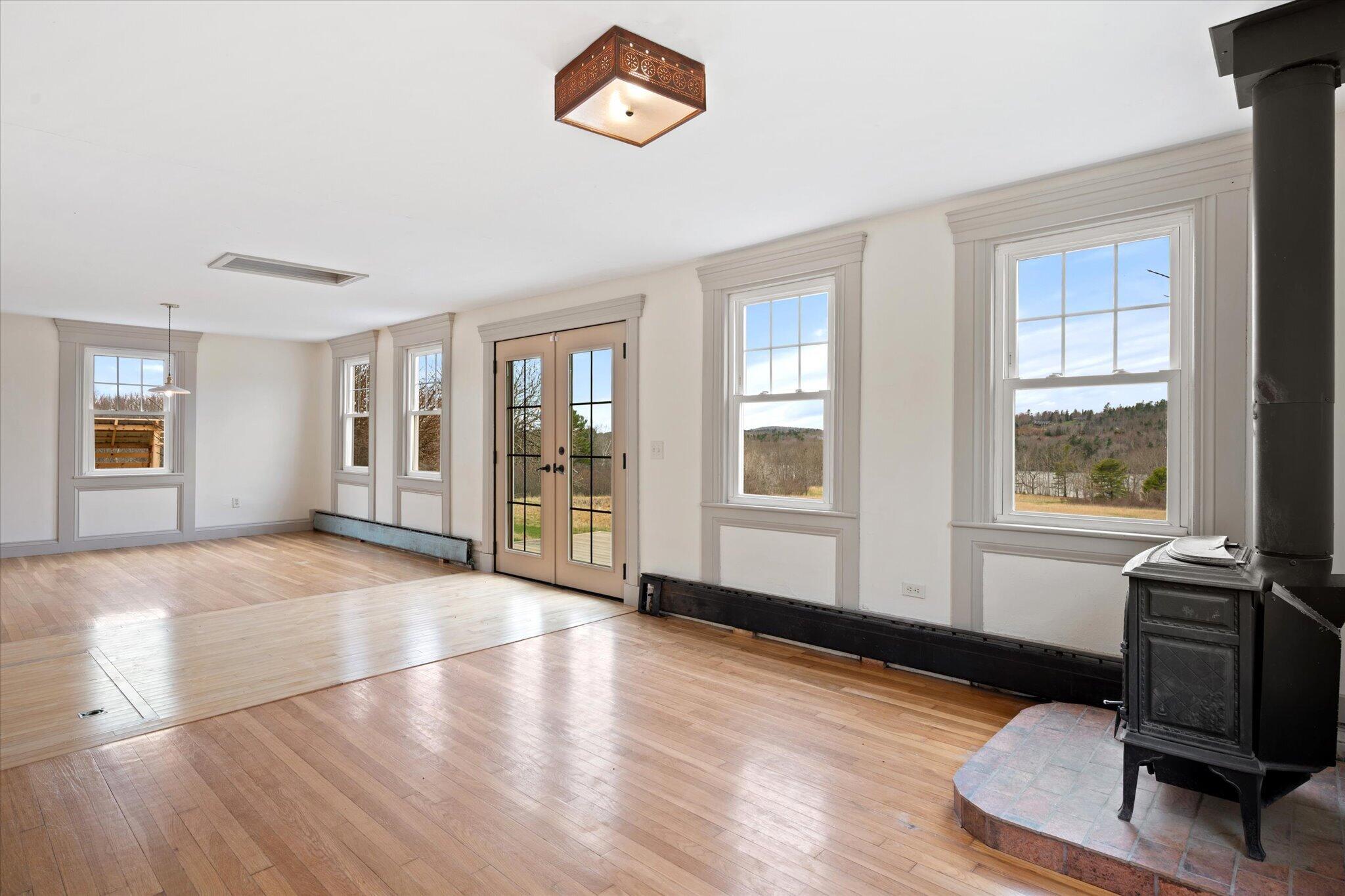 11 Woodbury Way Property Photo 17