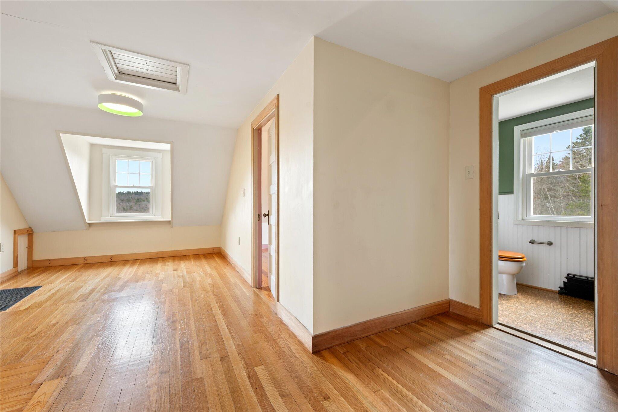 11 Woodbury Way Property Photo 27