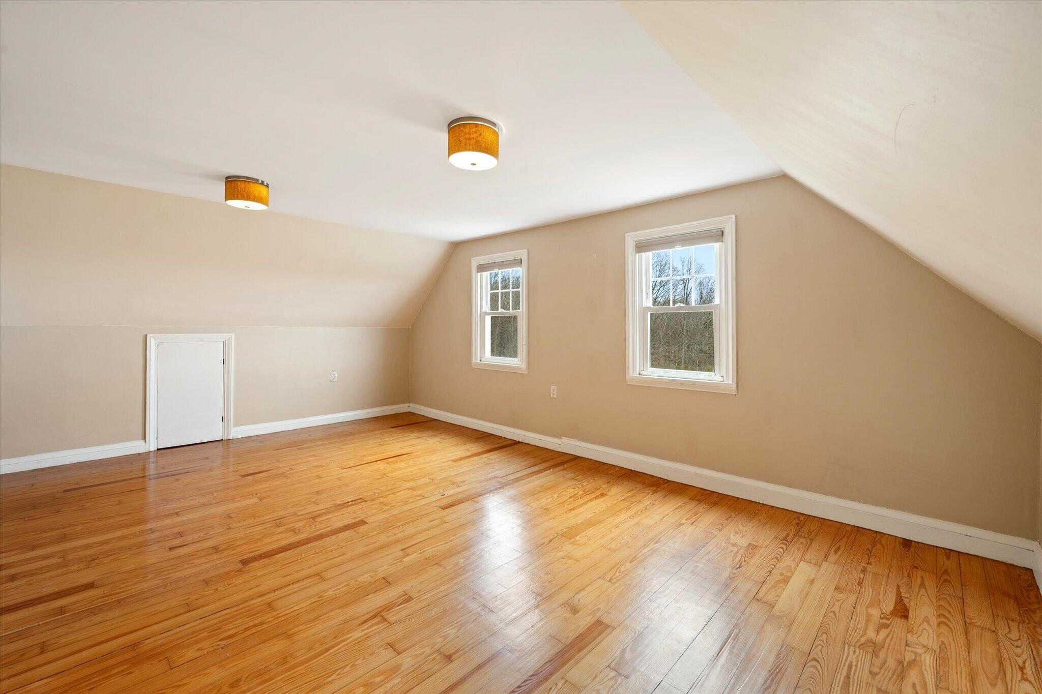 11 Woodbury Way Property Photo 30