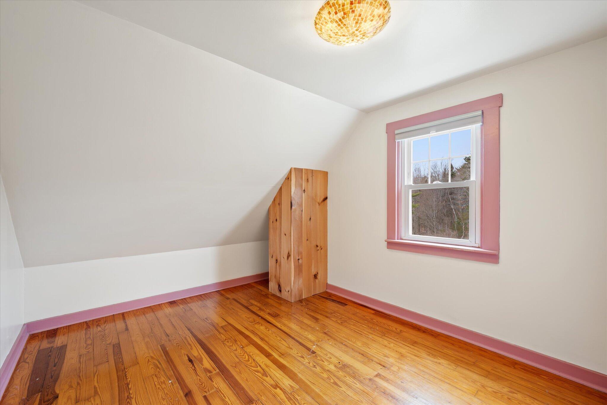 11 Woodbury Way Property Photo 33