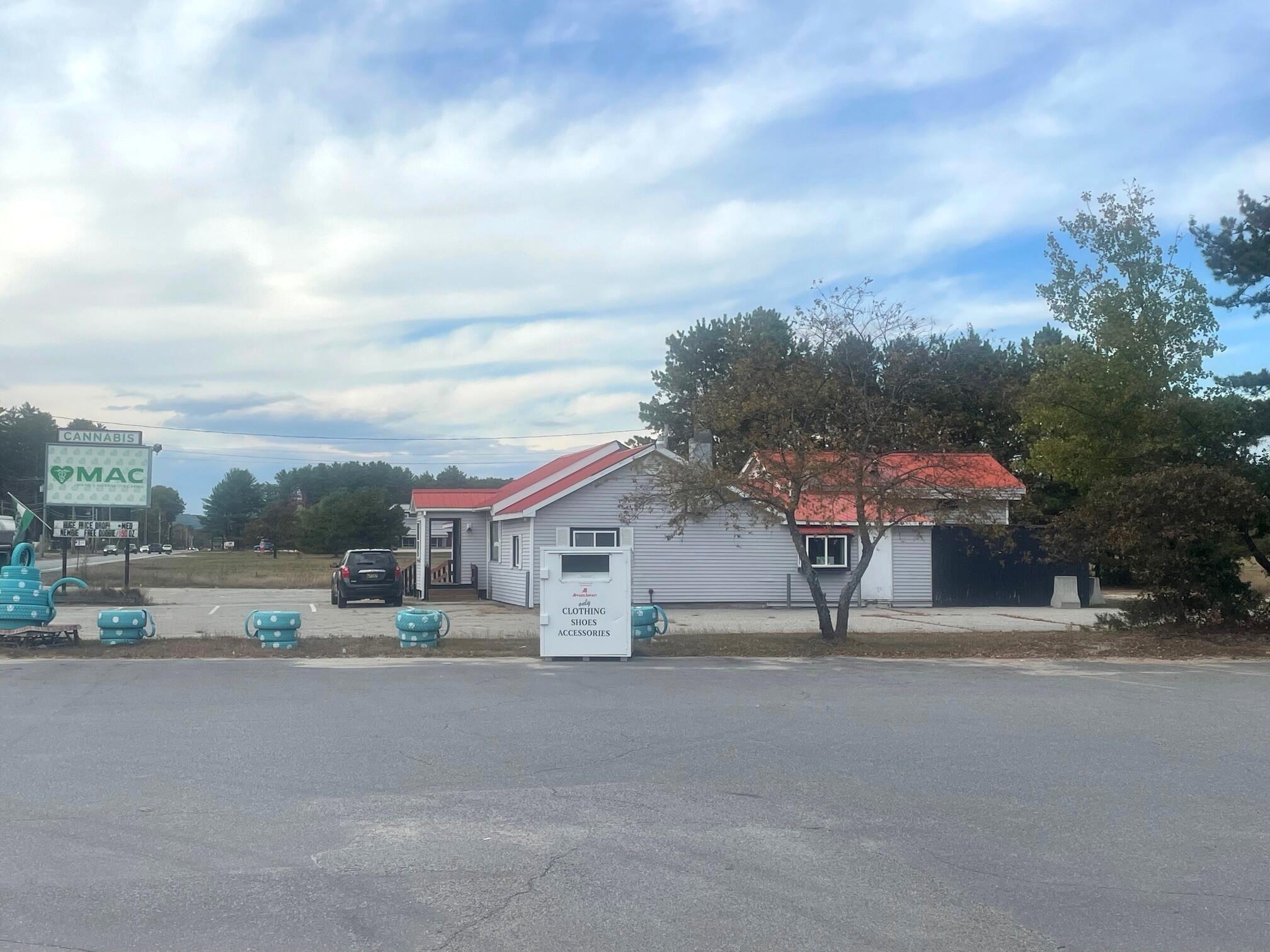 901 Main Street Property Photo 4