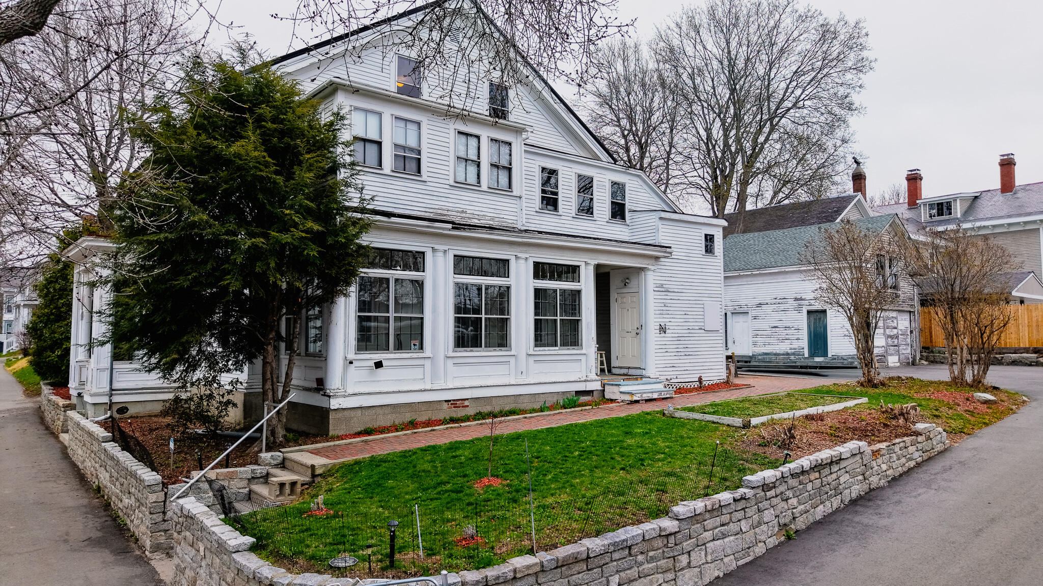 115 Essex Street Property Photo 3