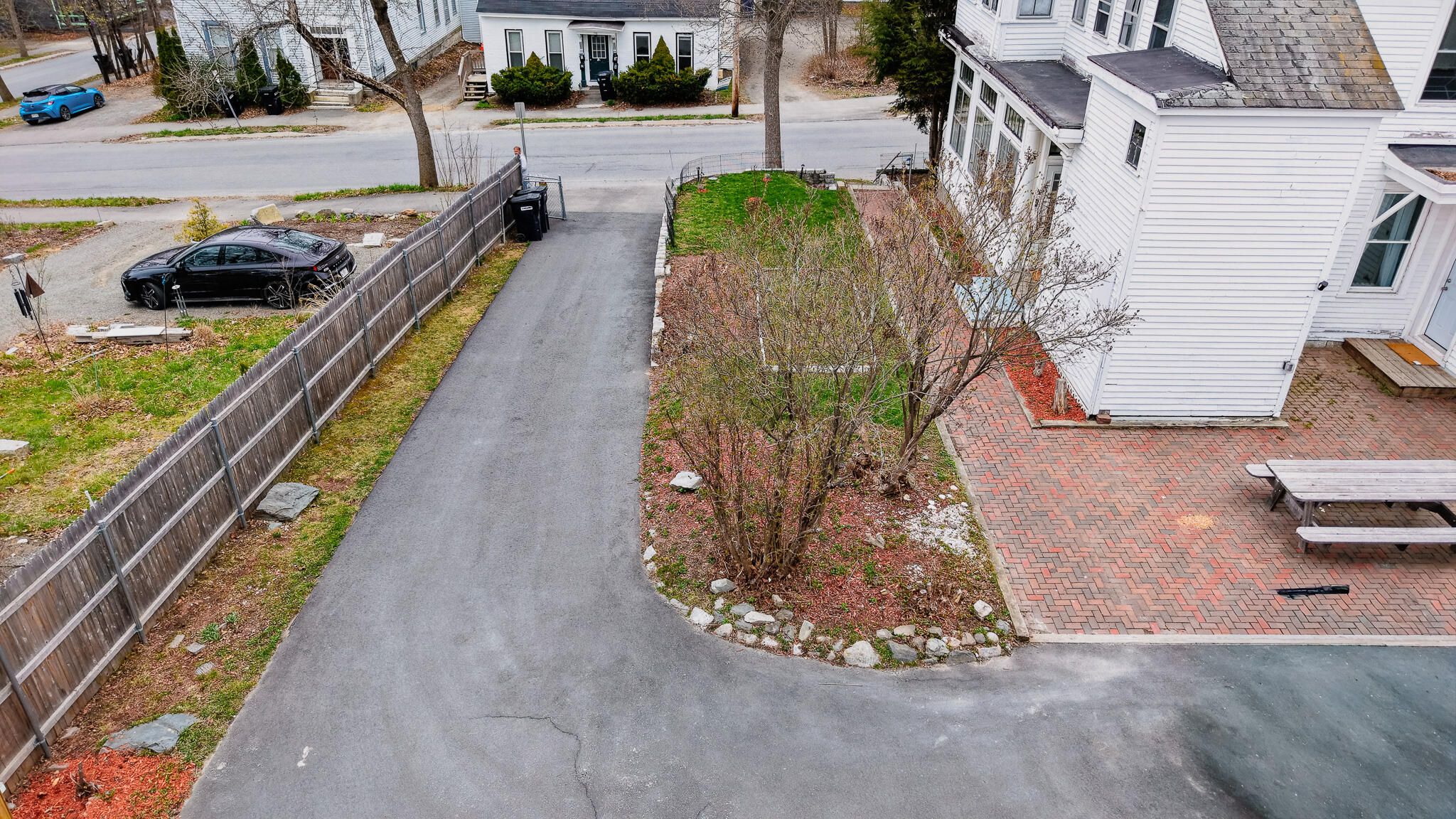 115 Essex Street Property Photo 7