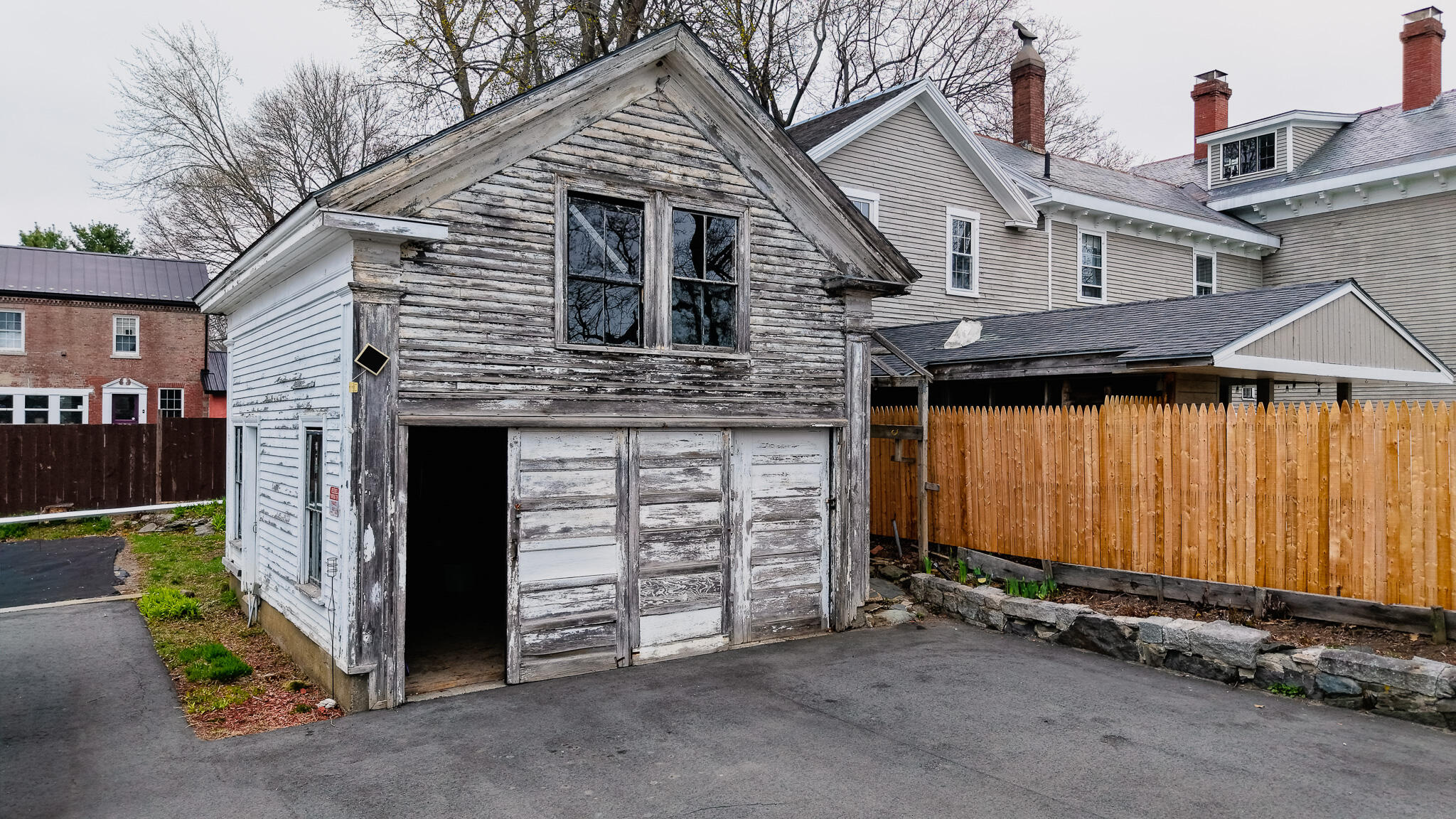 115 Essex Street Property Photo 8