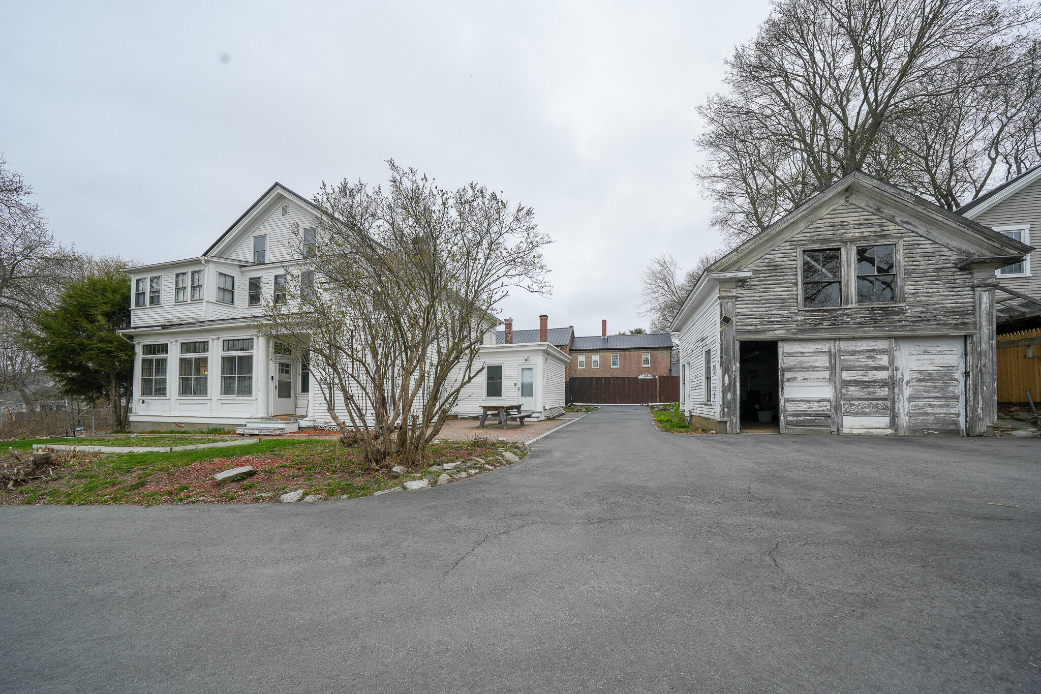 115 Essex Street Property Photo 10
