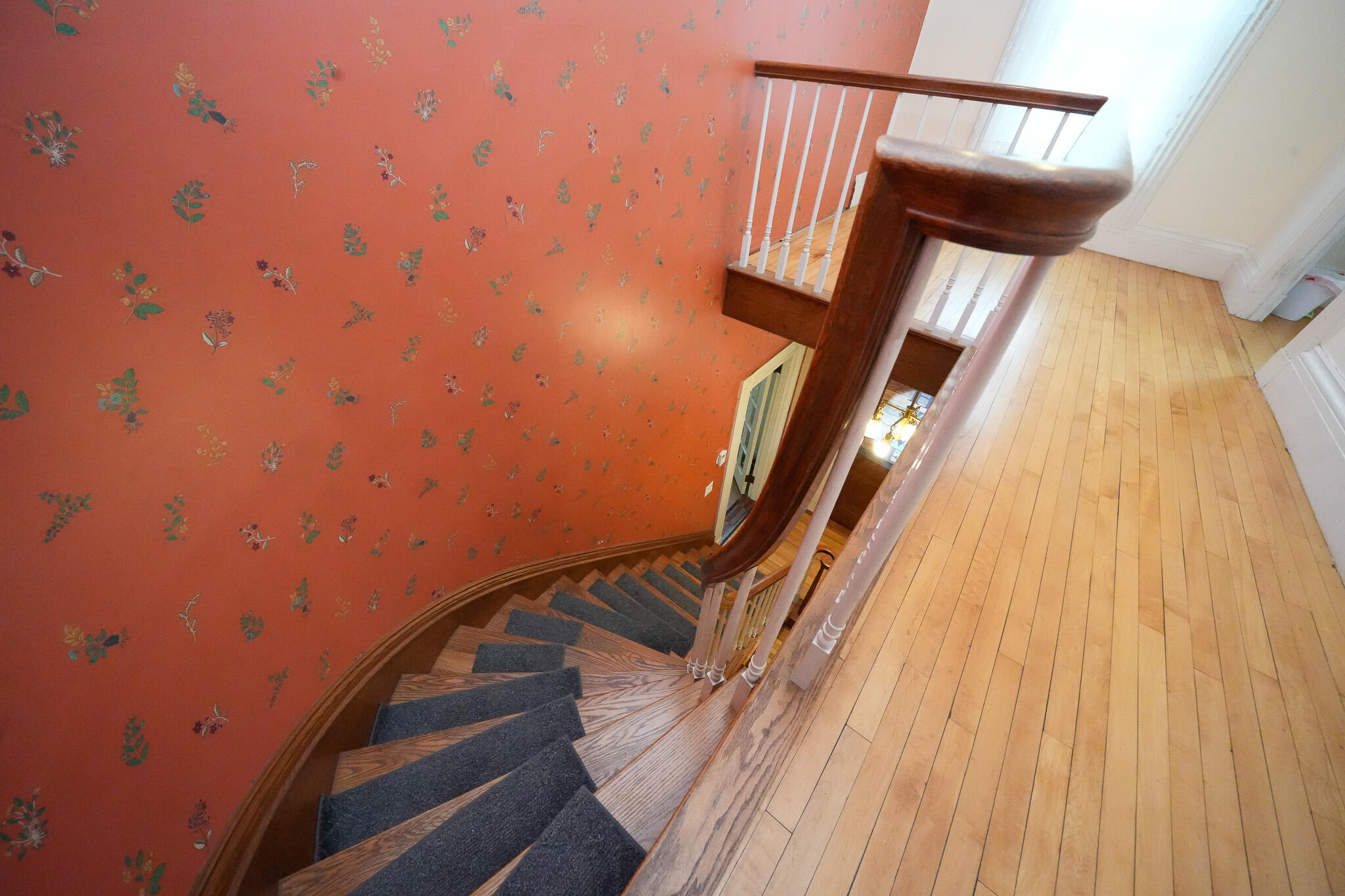 115 Essex Street Property Photo 31