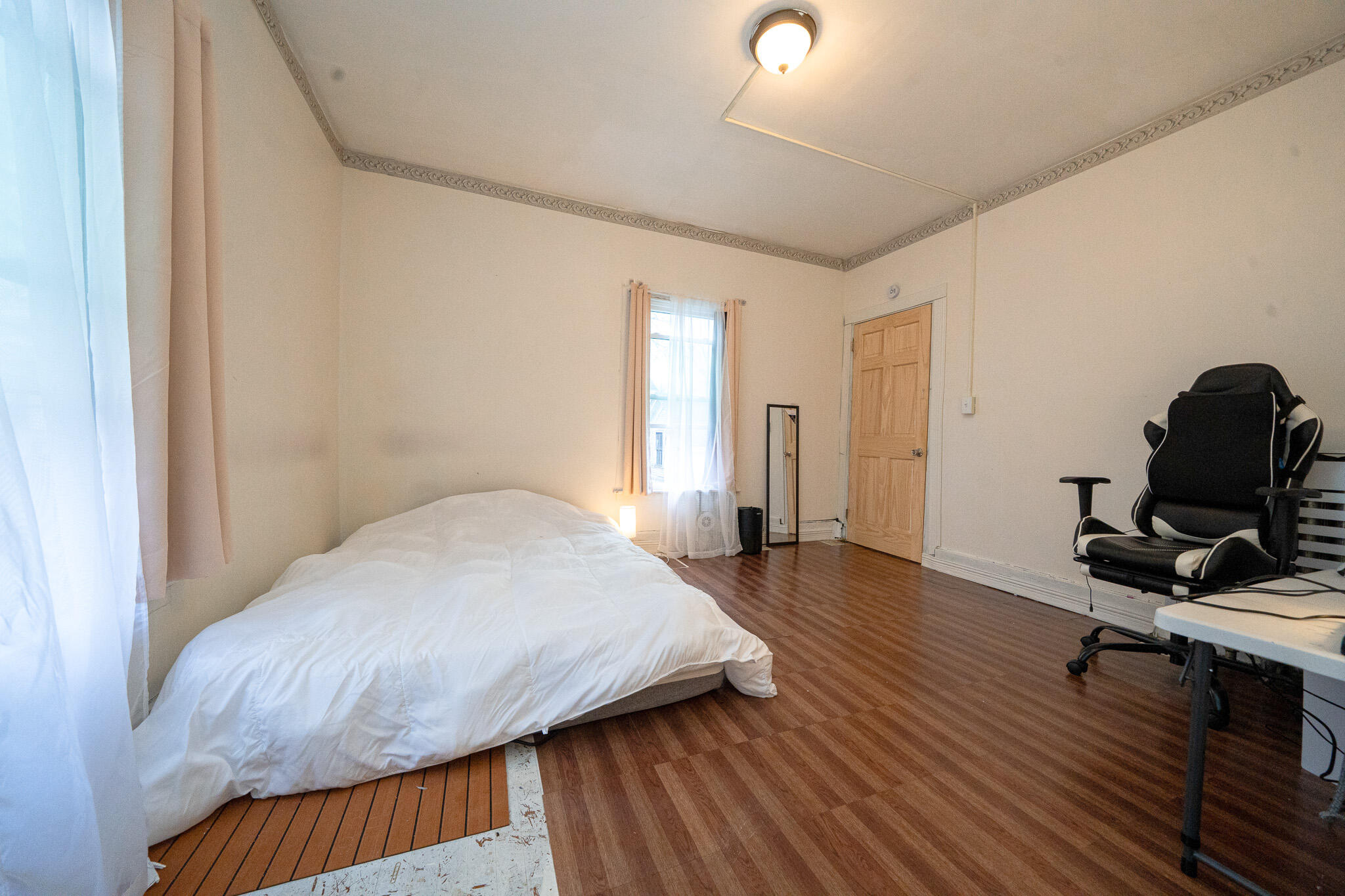 115 Essex Street Property Photo 36