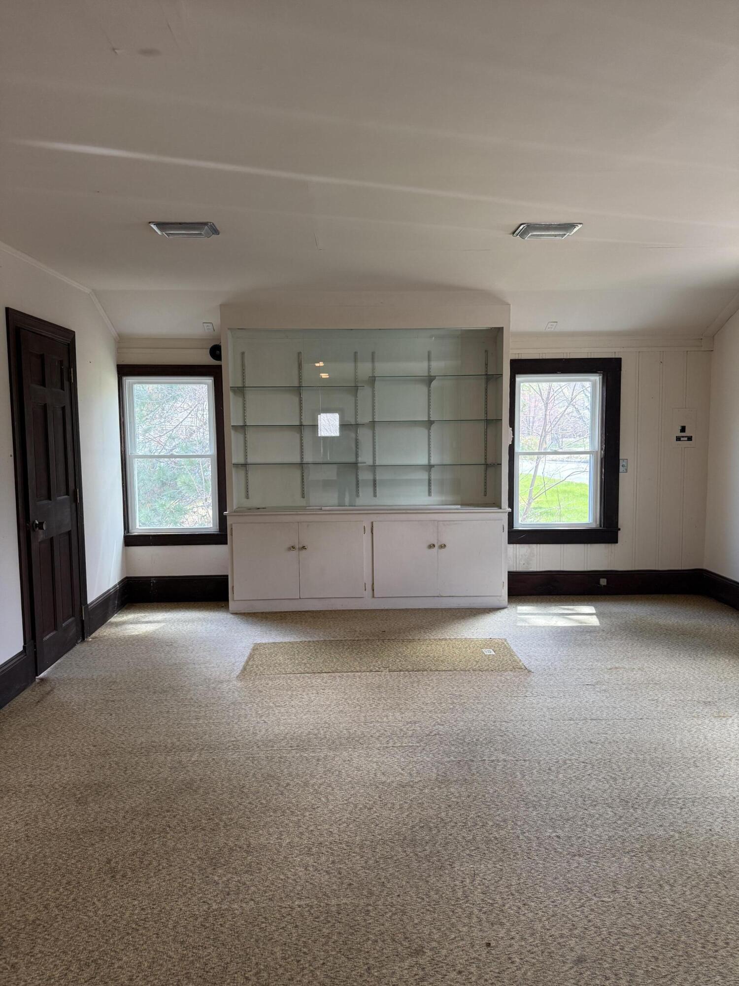 865 N Main Street Property Photo 8