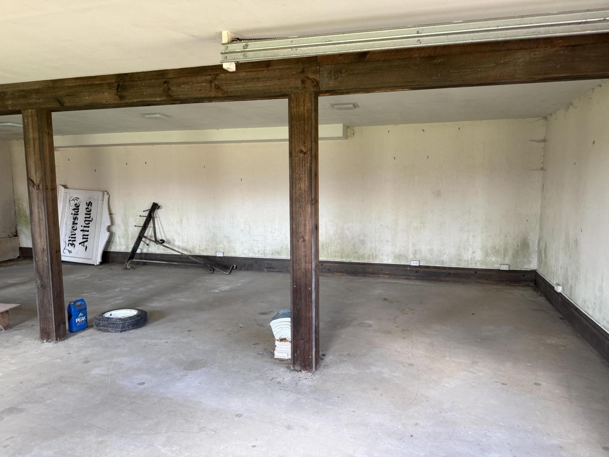 865 N Main Street Property Photo 20