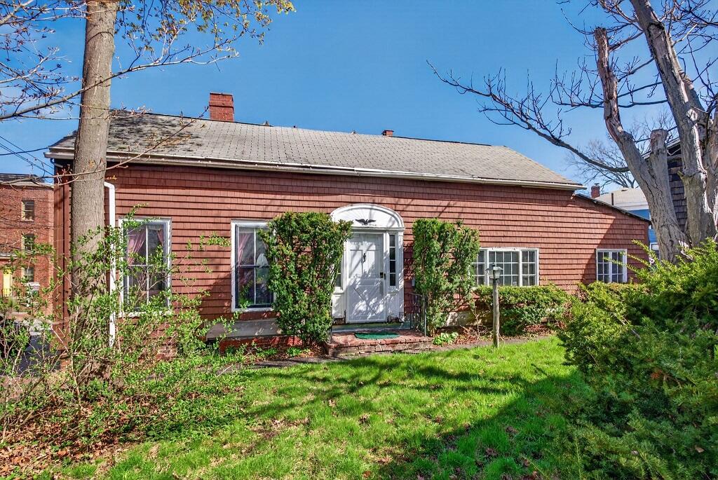 30 Dow Street Property Photo 1