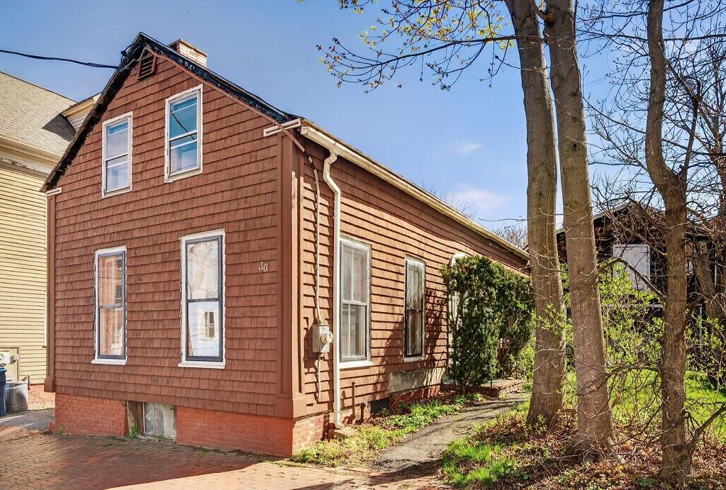 30 Dow Street Property Photo 2