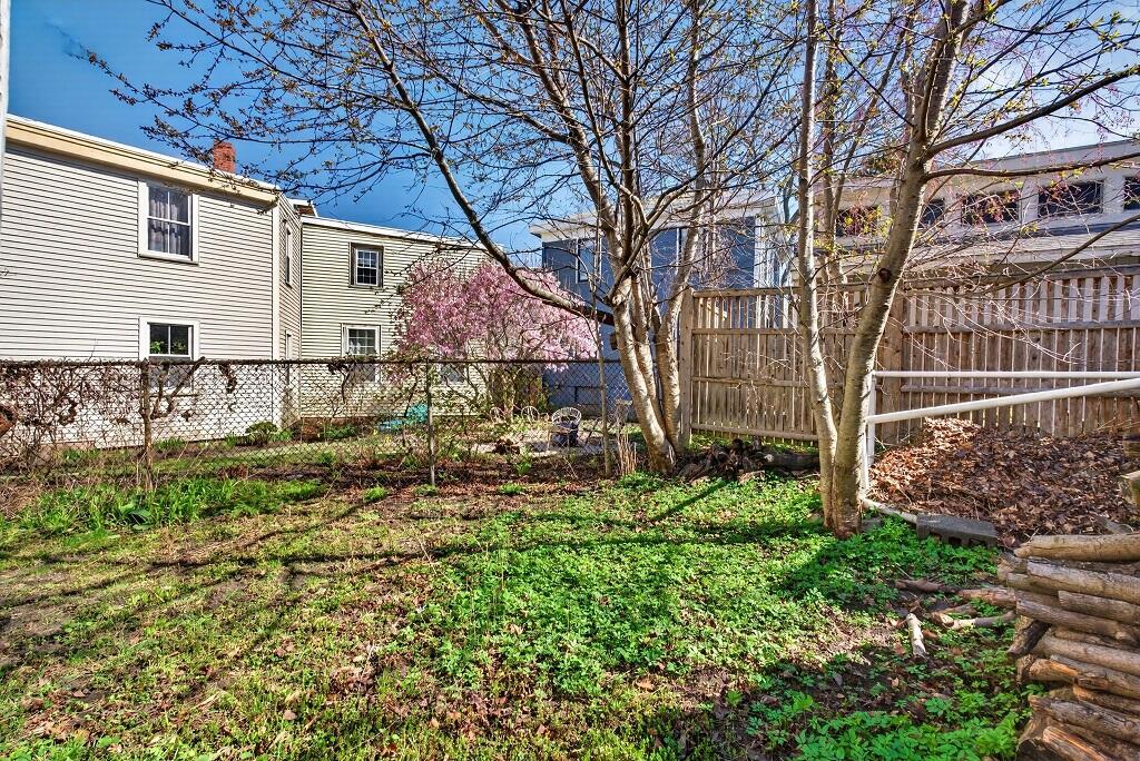 30 Dow Street Property Photo 8