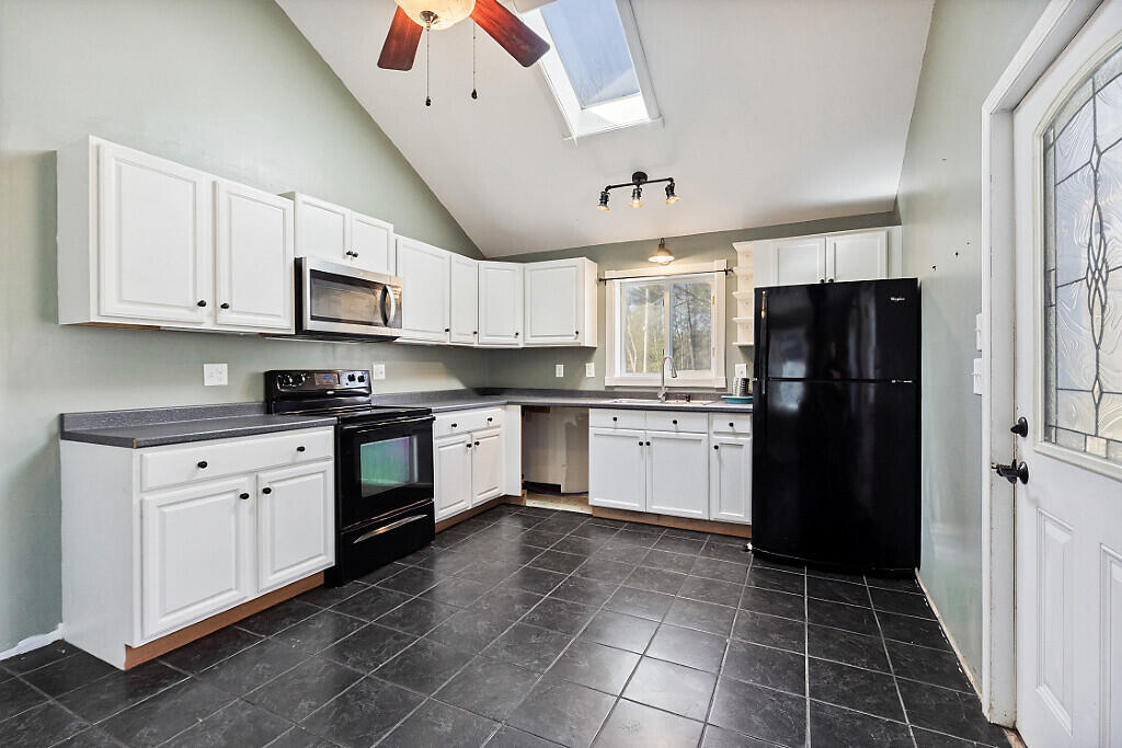 24 Indian Drive Property Photo 3