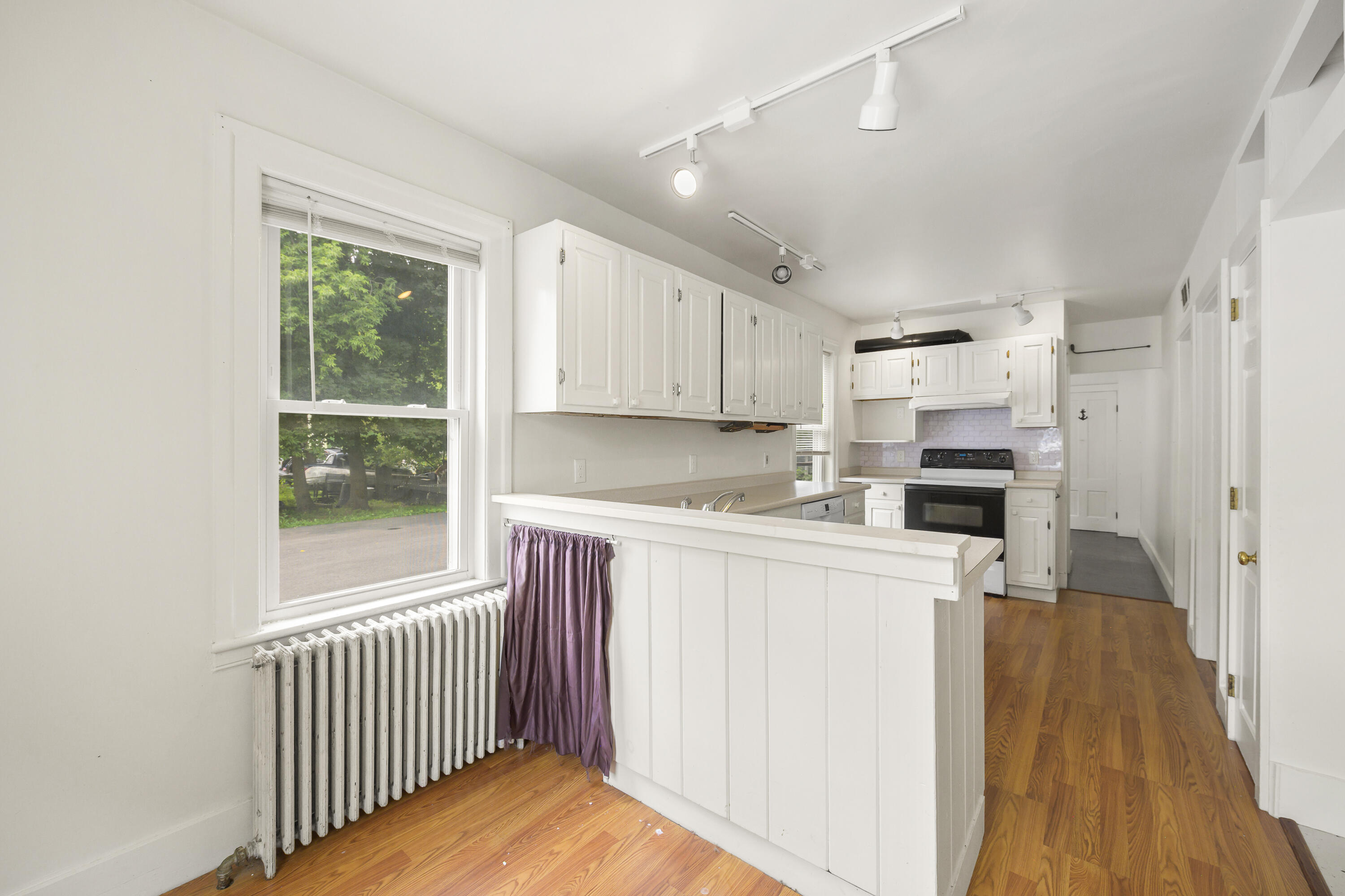 9 Pleasant Street Property Photo 6