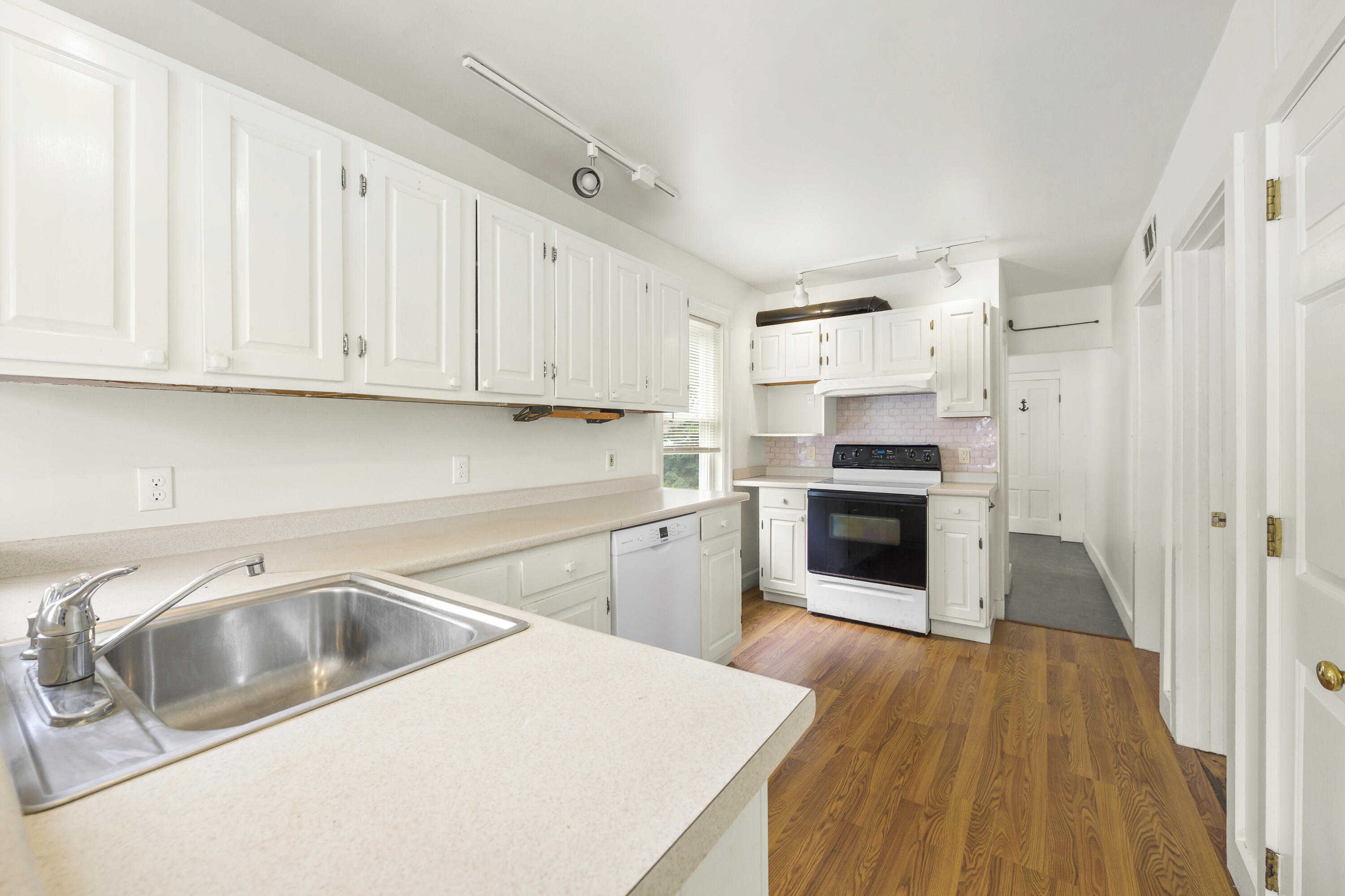 9 Pleasant Street Property Photo 7