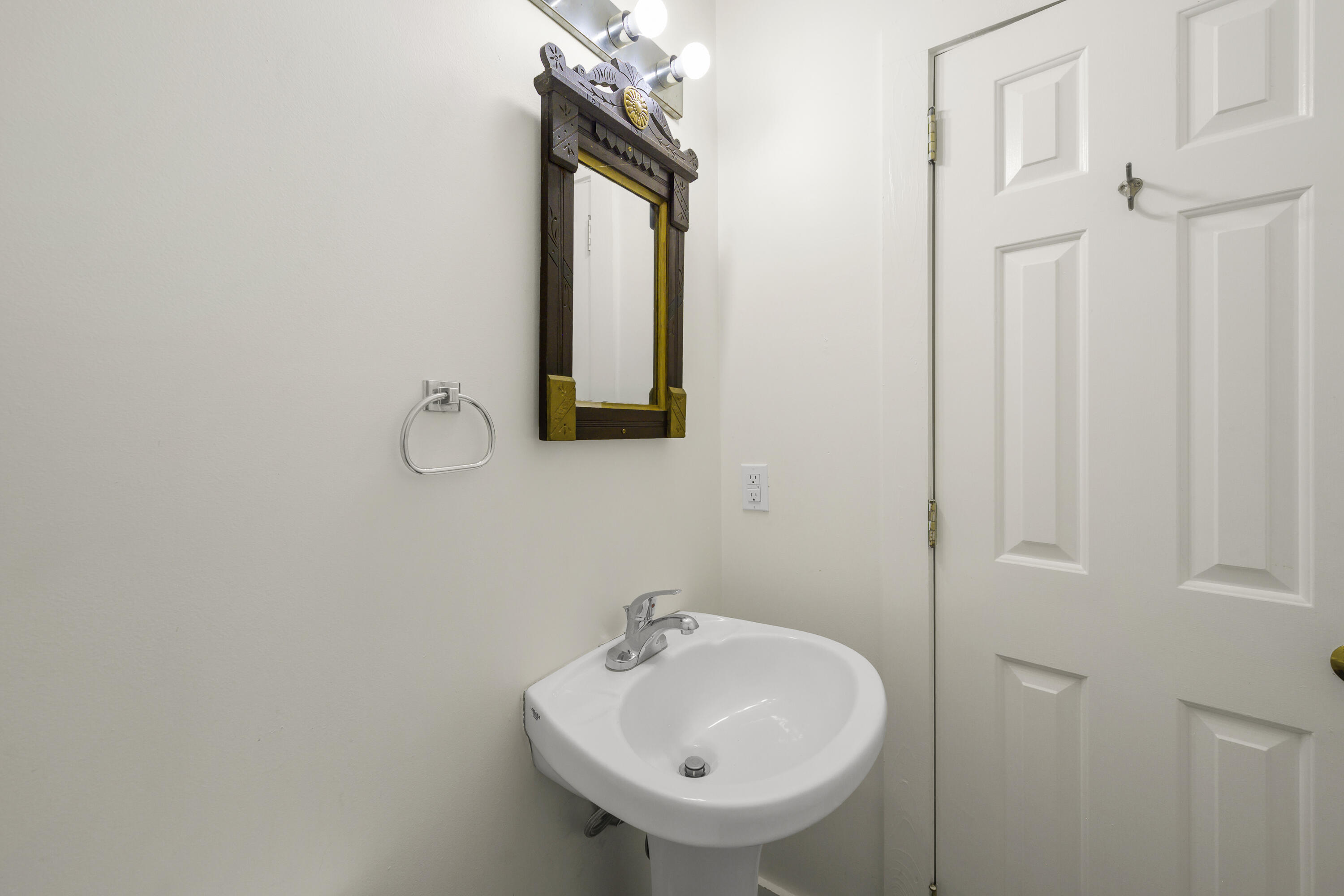 9 Pleasant Street Property Photo 14