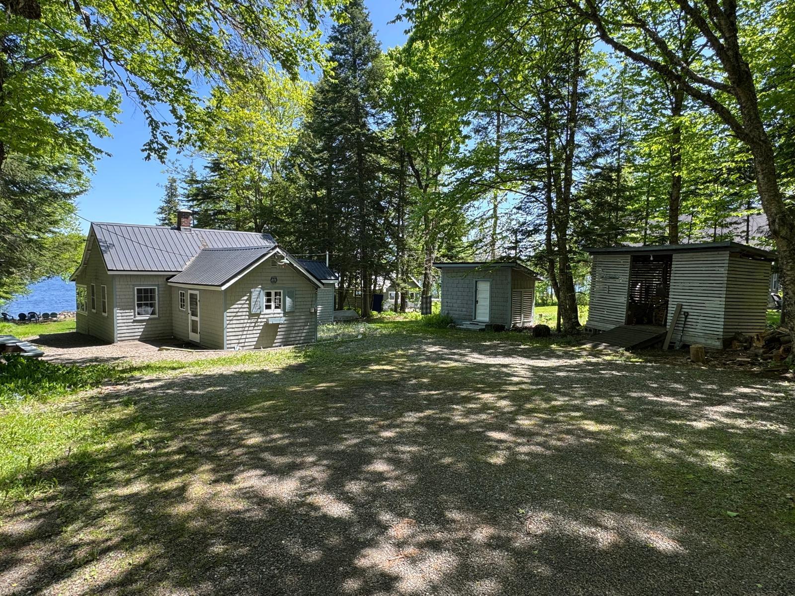 298 West Road Property Photo 5