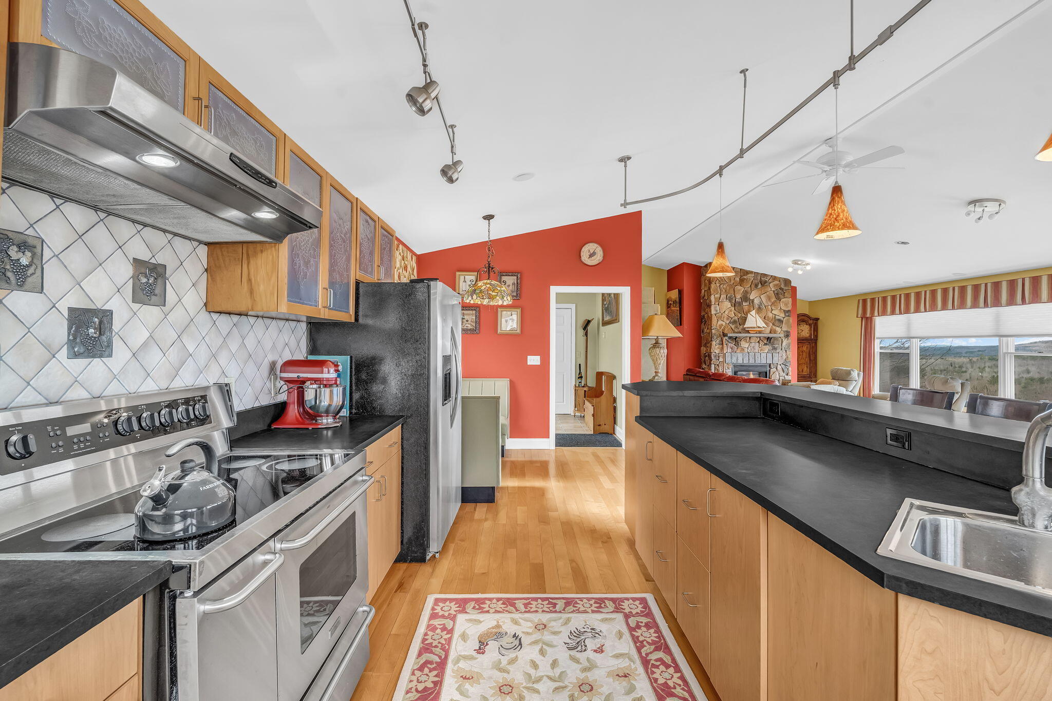 528 West Road Property Photo 15