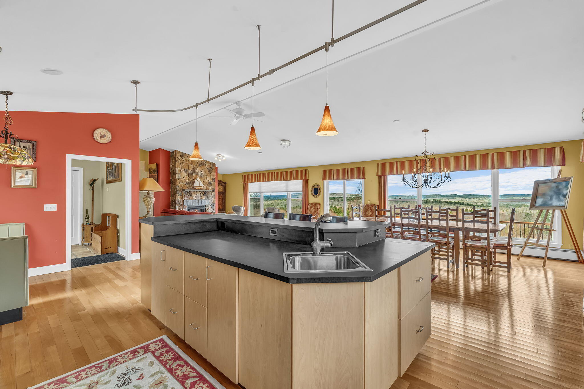 528 West Road Property Photo 17