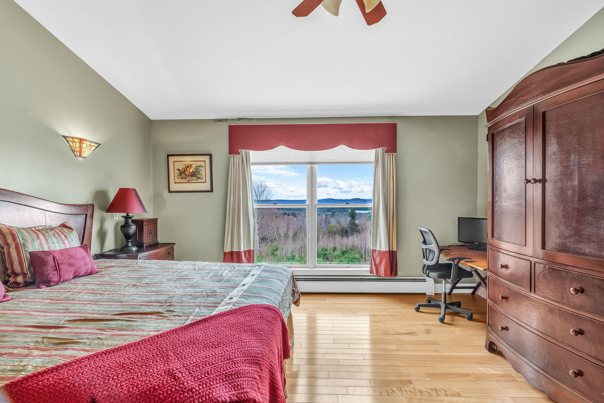 528 West Road Property Photo 42