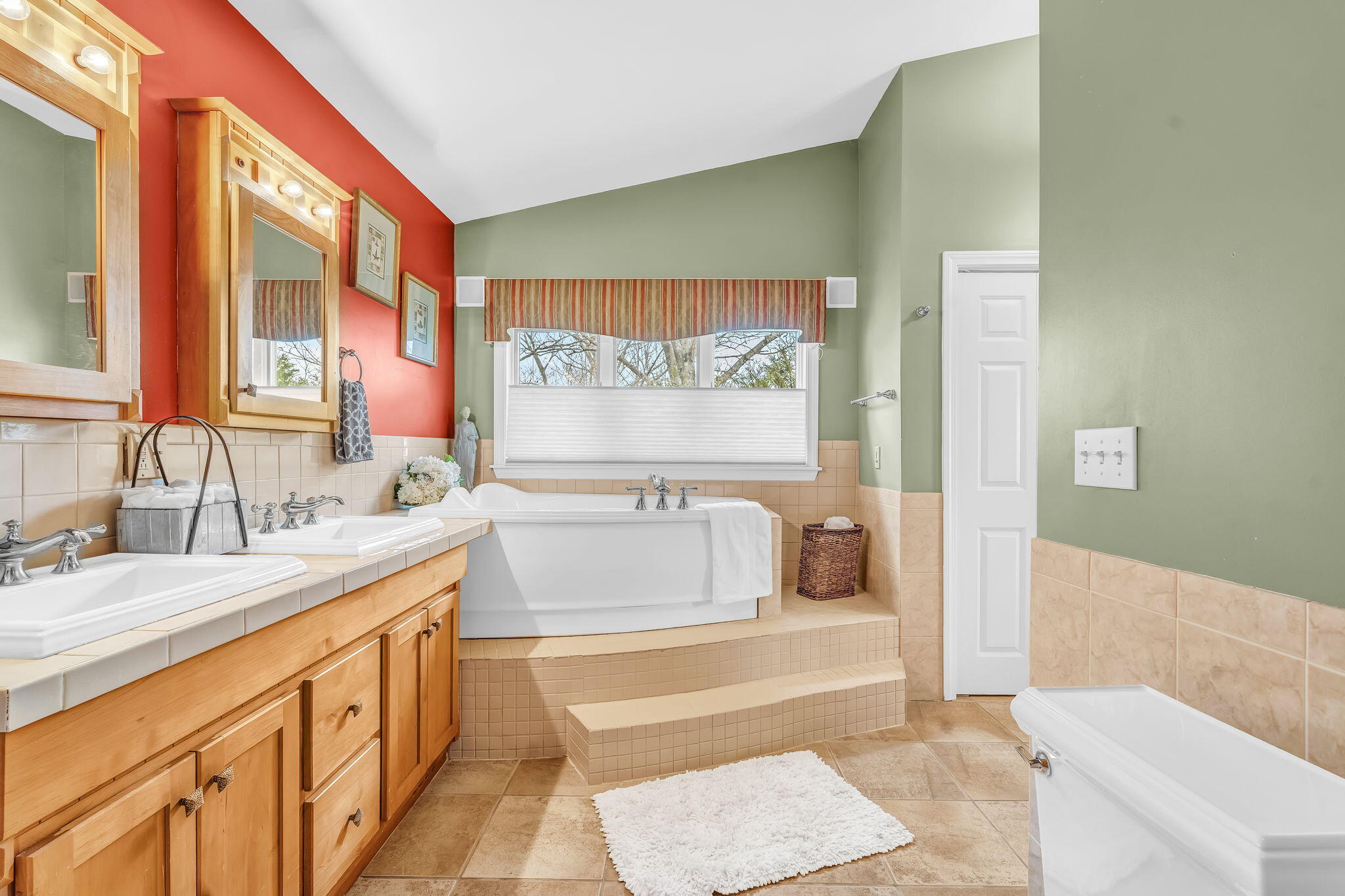 528 West Road Property Photo 46