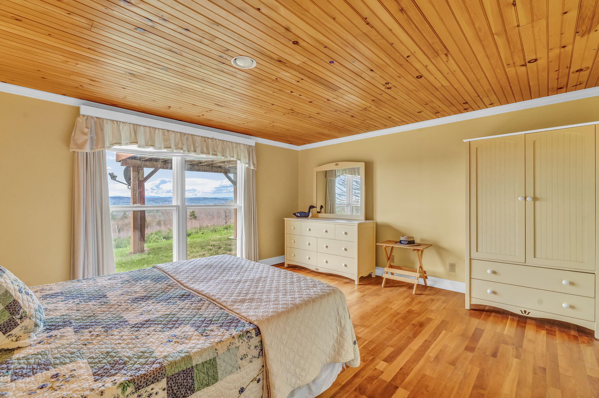 528 West Road Property Photo 60