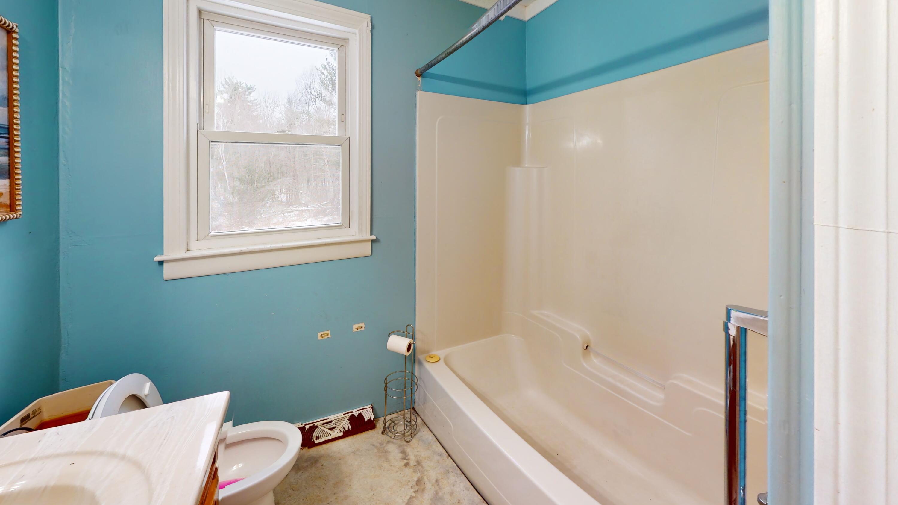 60/62 Maine 236 Route Property Photo 5