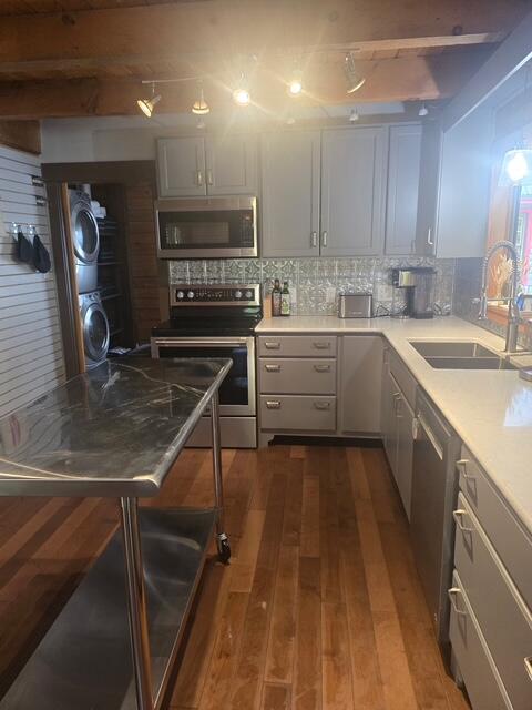 39 Collins Drive Property Photo 6