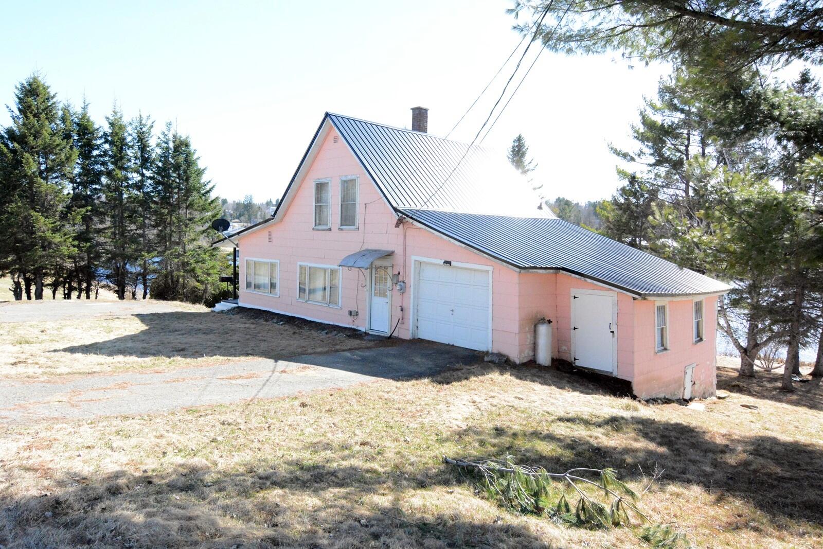 36 Pondview Street Property Photo 1