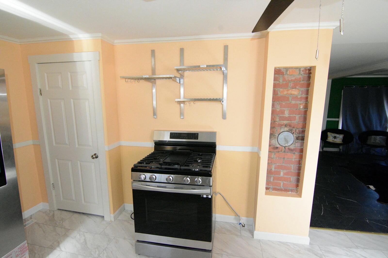 36 Pondview Street Property Photo 8