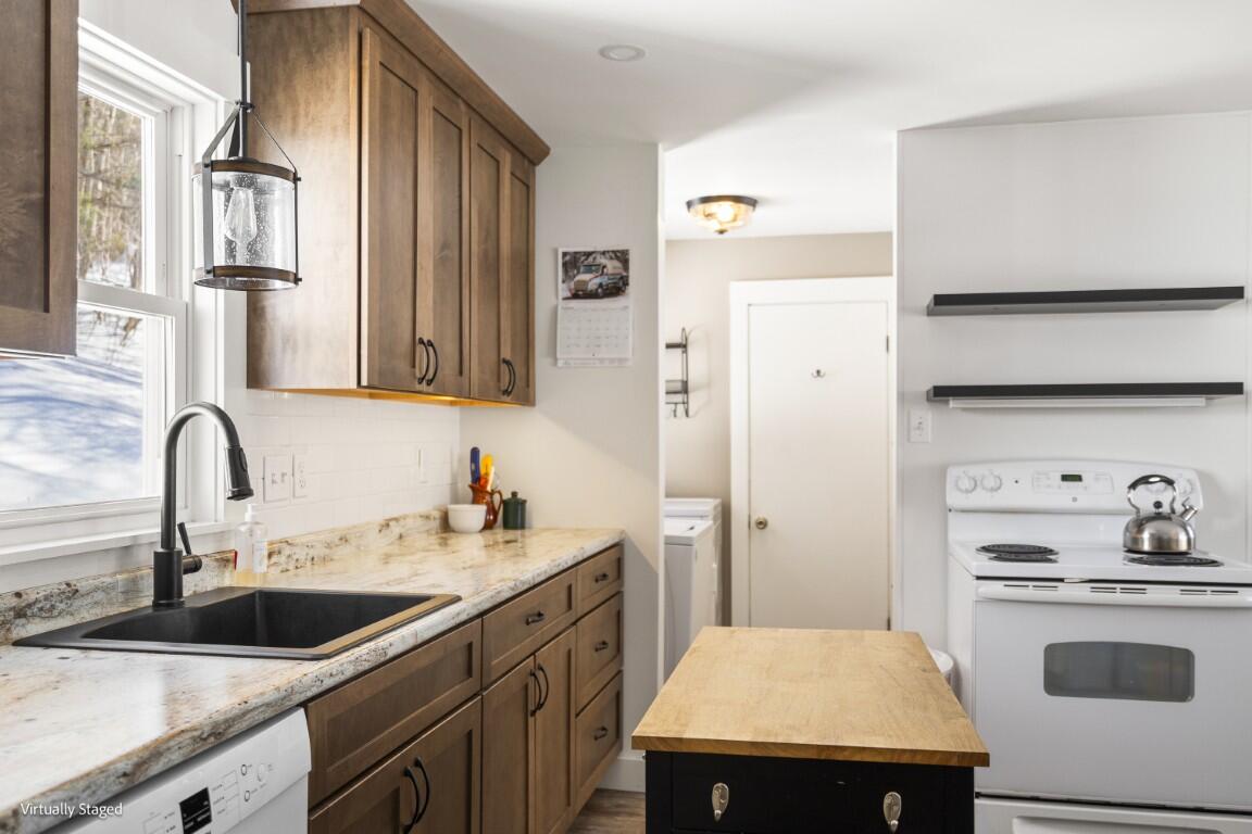 934 Wiscasset Road Property Photo 13