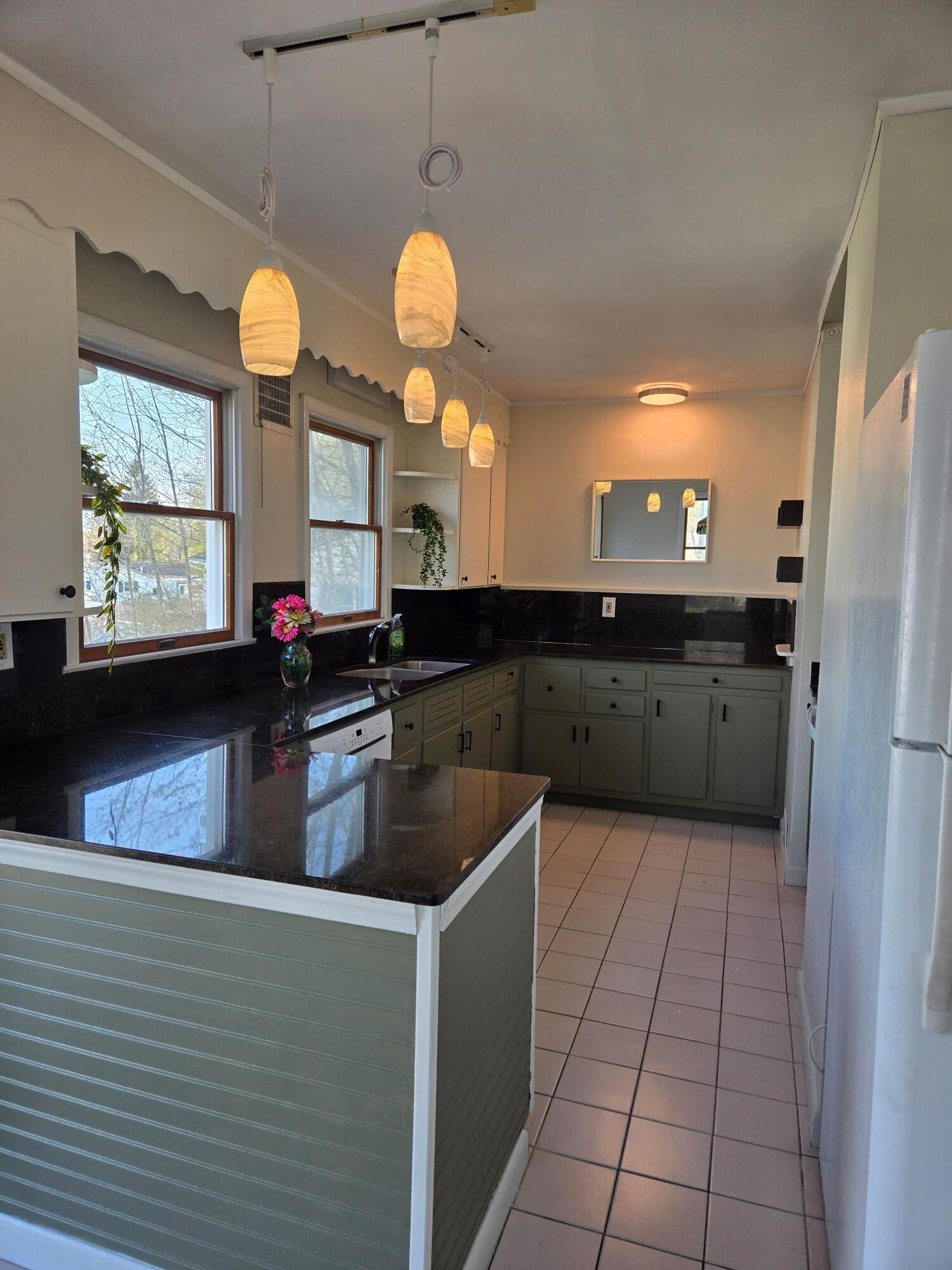1249 State Street Property Photo 12