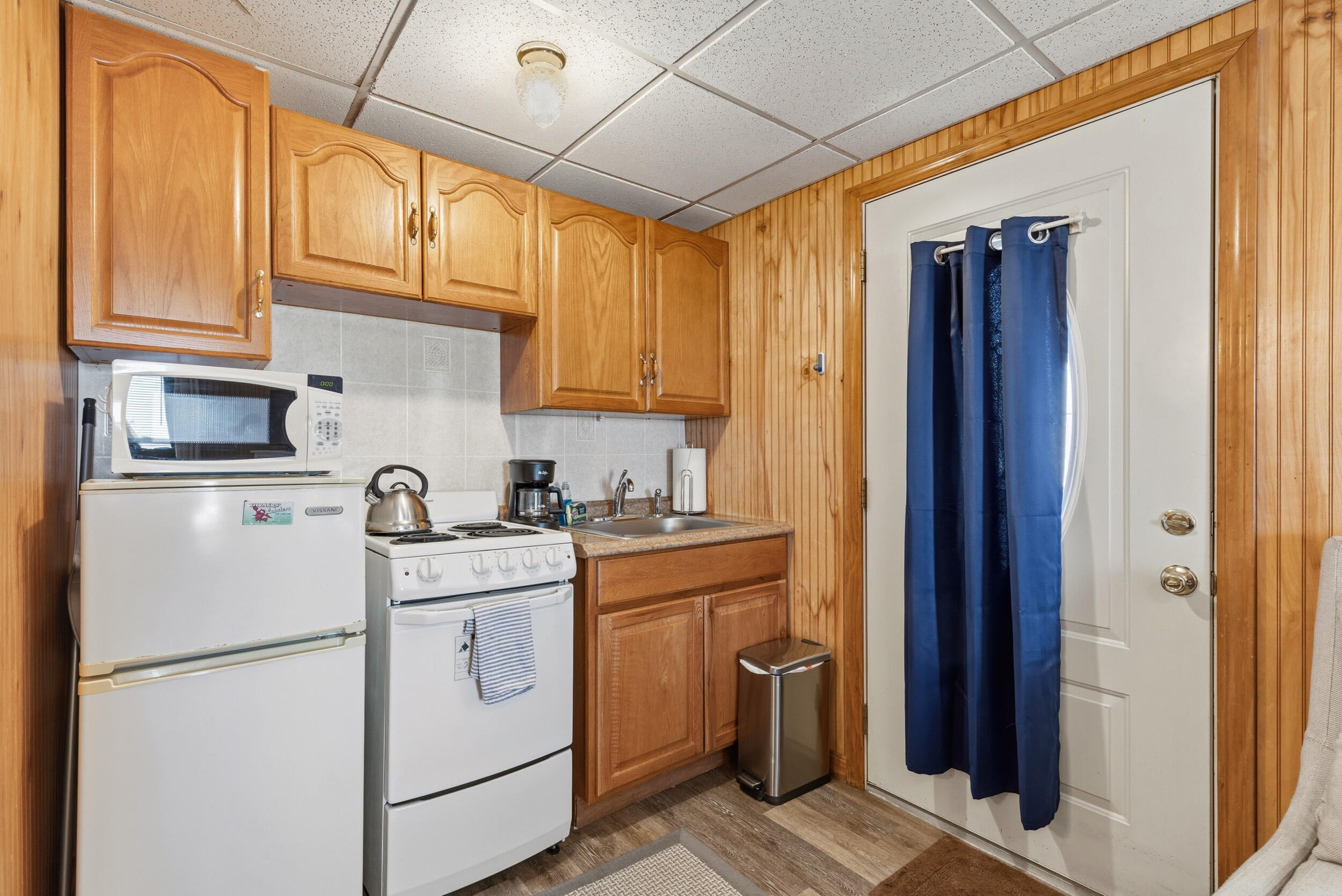 360 Pine Point Road Property Photo 38