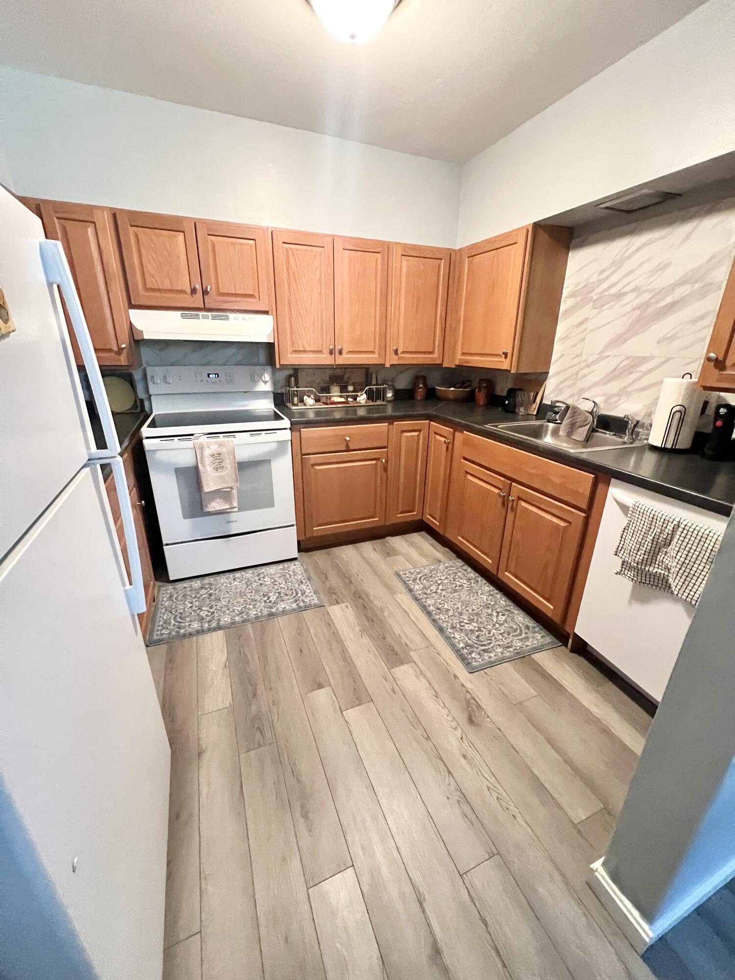 1390 Forest Avenue Property Photo 9