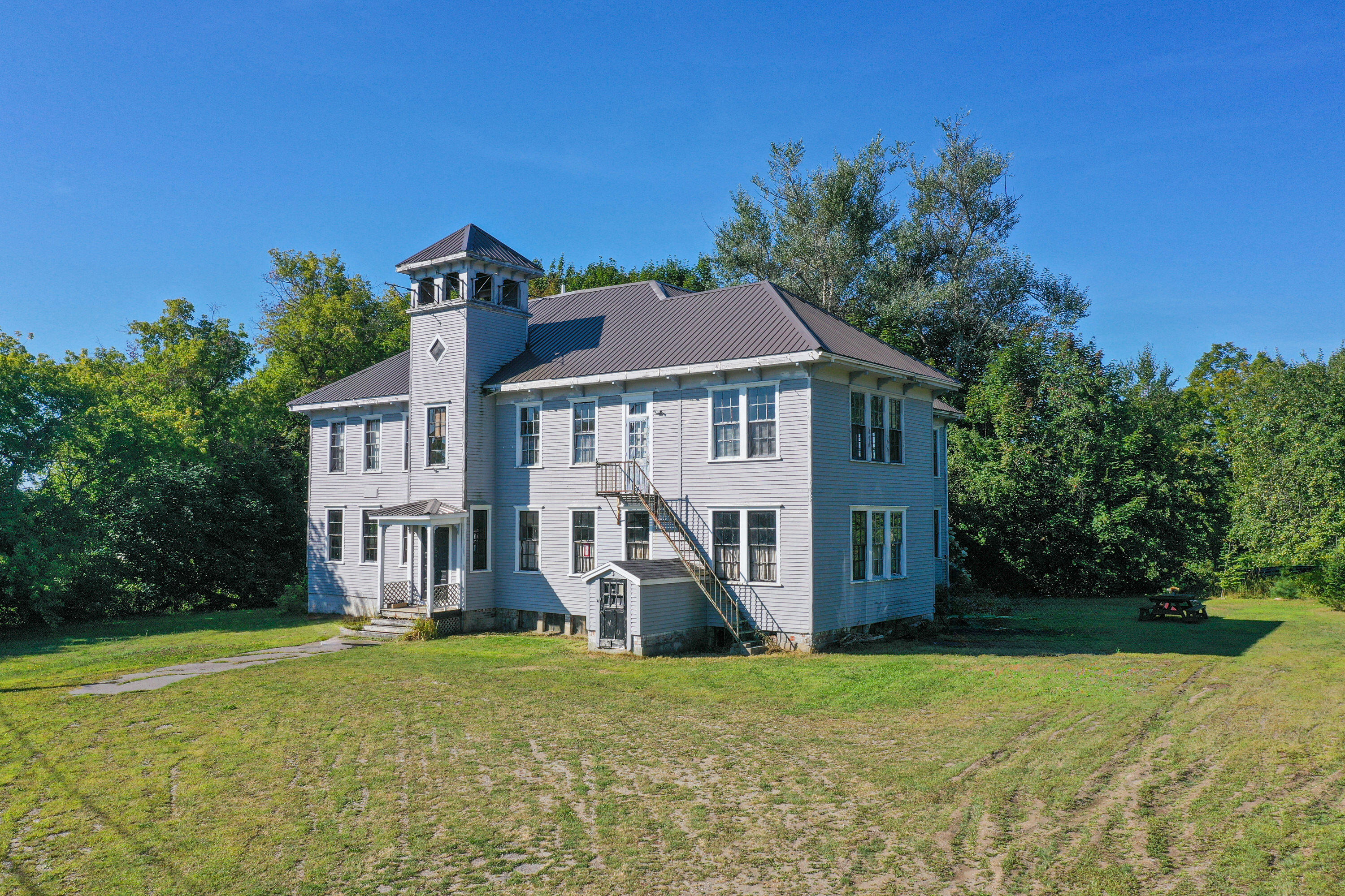 25 School Street Property Photo 1