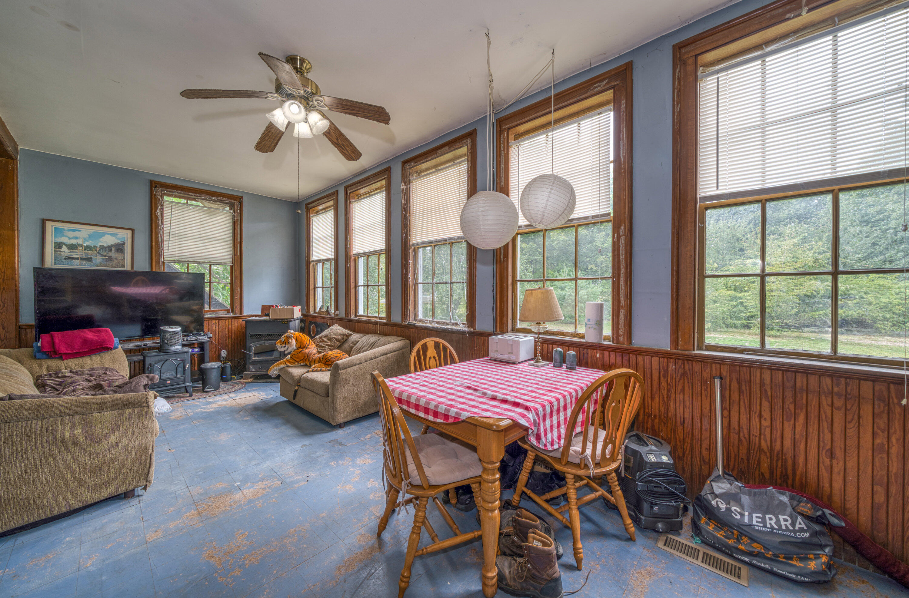 25 School Street Property Photo 9